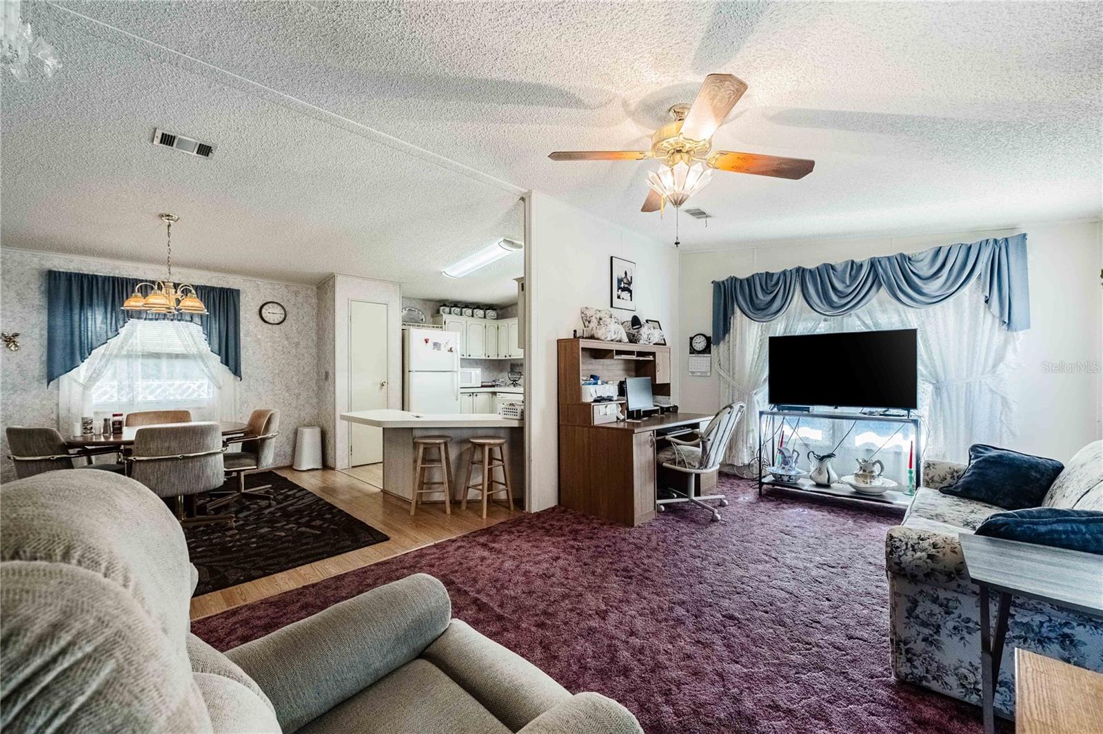 489 VILLAGE CIR SW