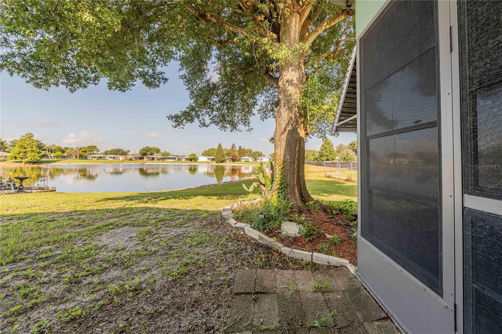 489 VILLAGE CIR SW