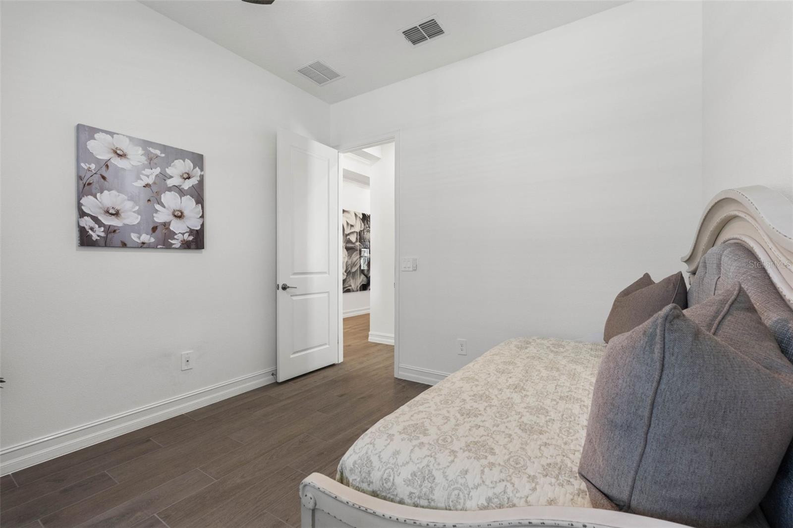 4513 SOUTHERN VALLEY LOOP