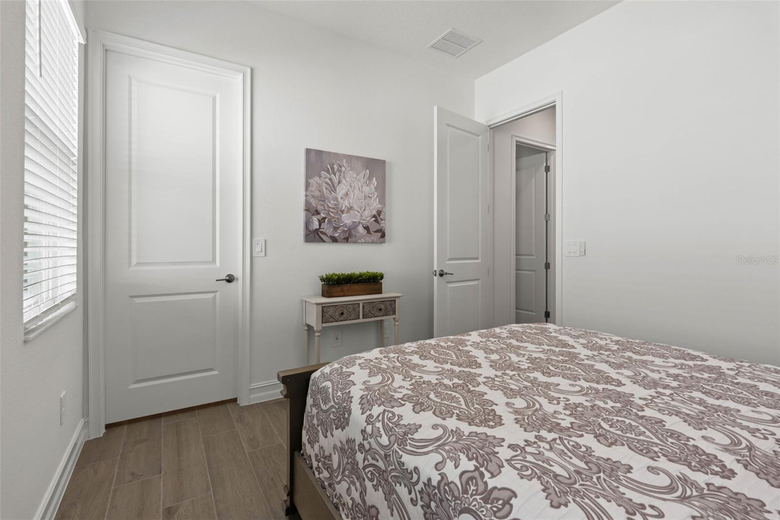 4513 SOUTHERN VALLEY LOOP