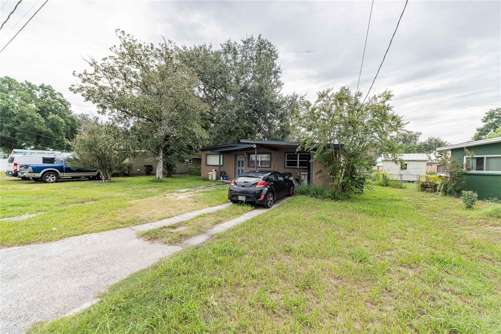 2021 S CRYSTAL LAKE DR