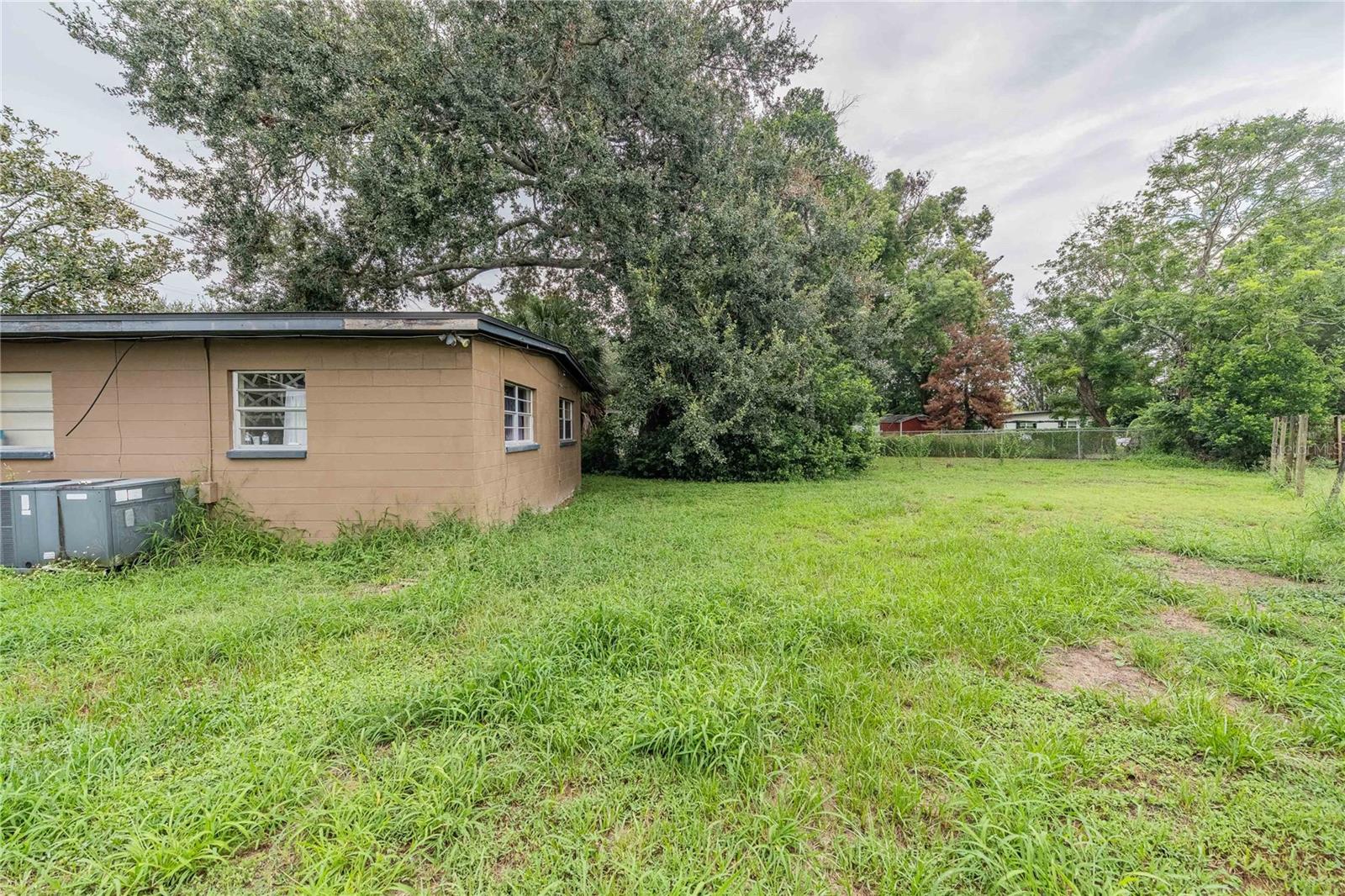 2021 S CRYSTAL LAKE DR