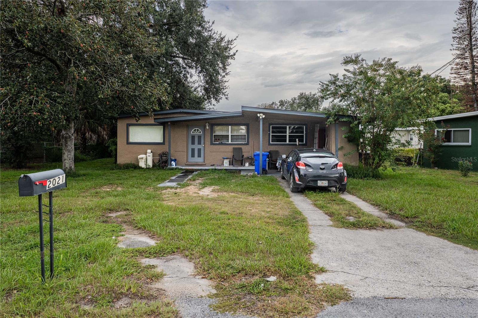 2021 S CRYSTAL LAKE DR