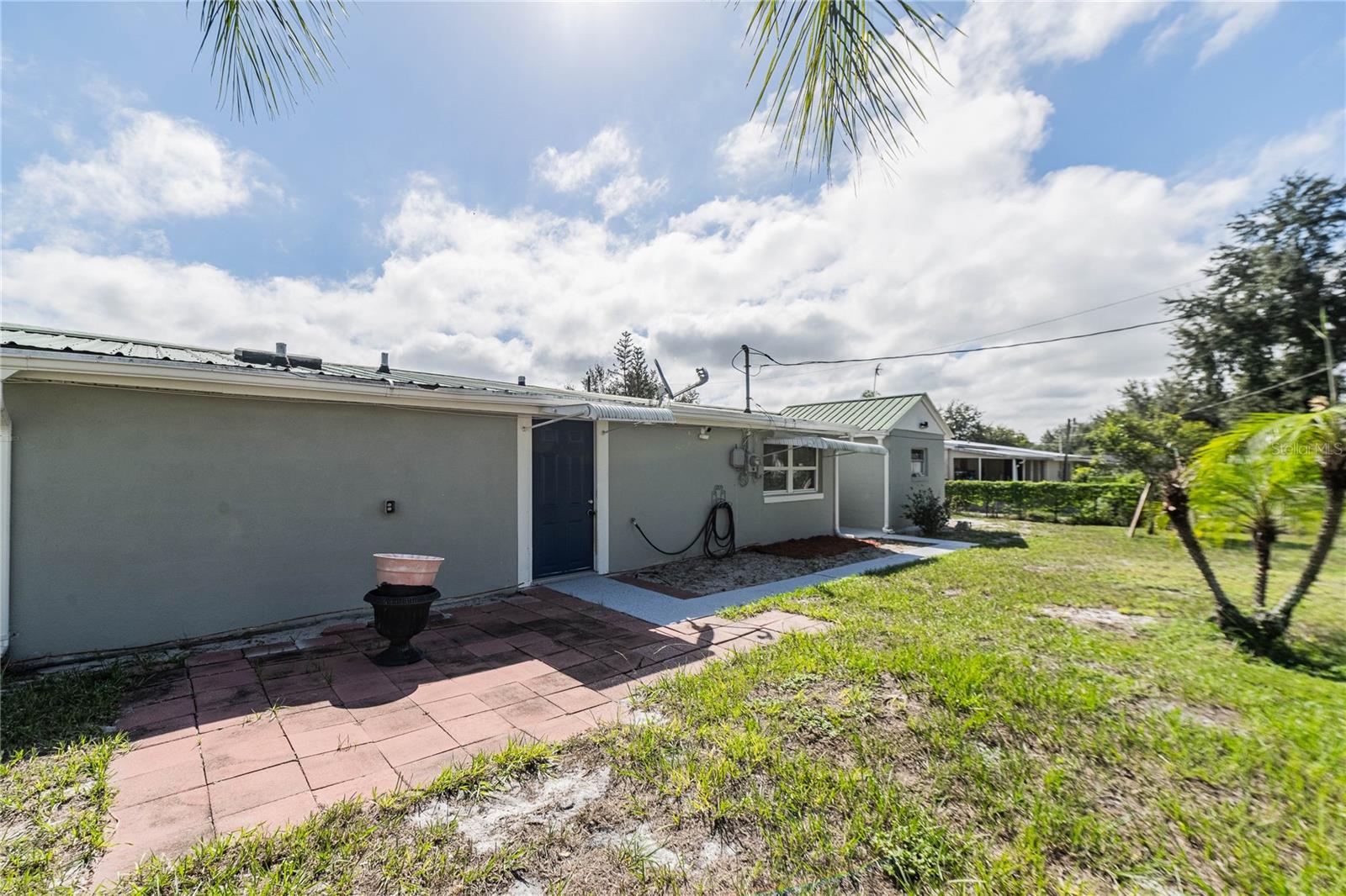 506 THOMAS AVE