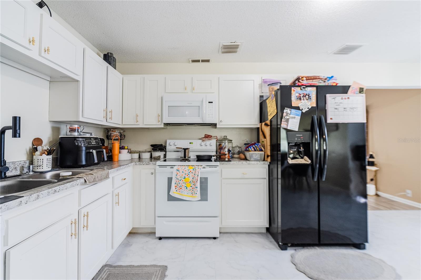 506 THOMAS AVE