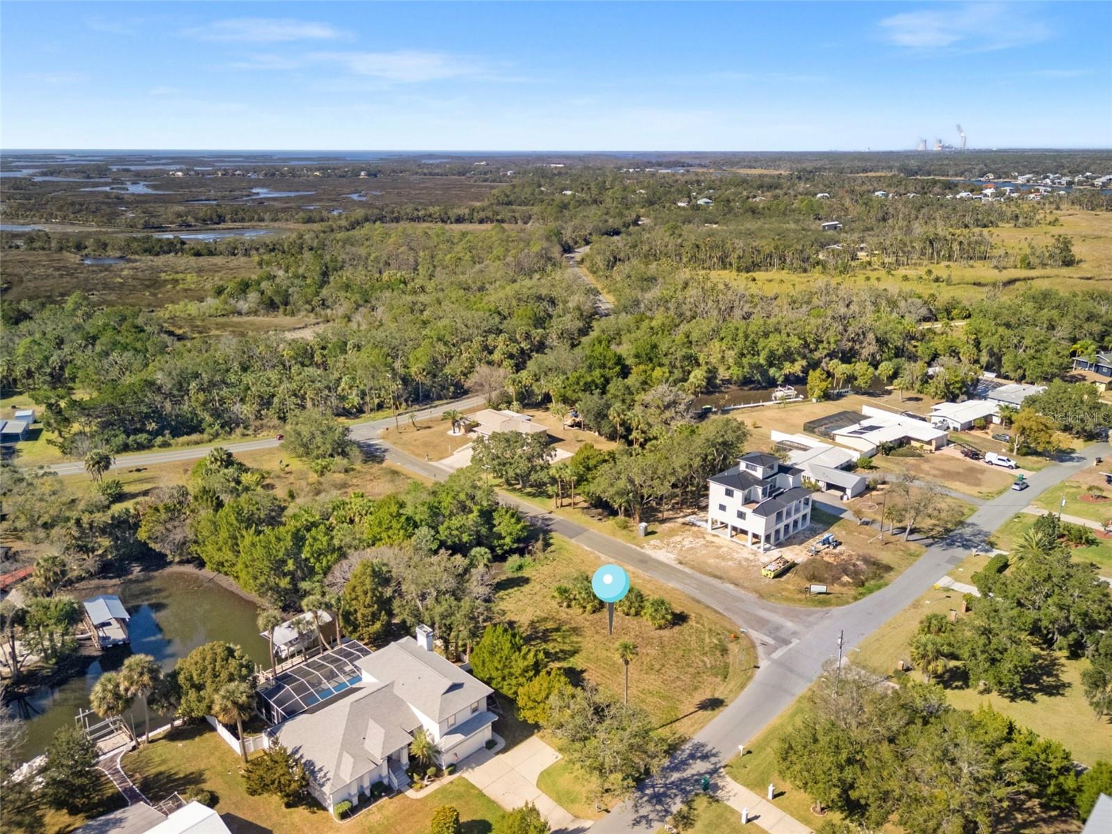 2262 N WATERSEDGE DR