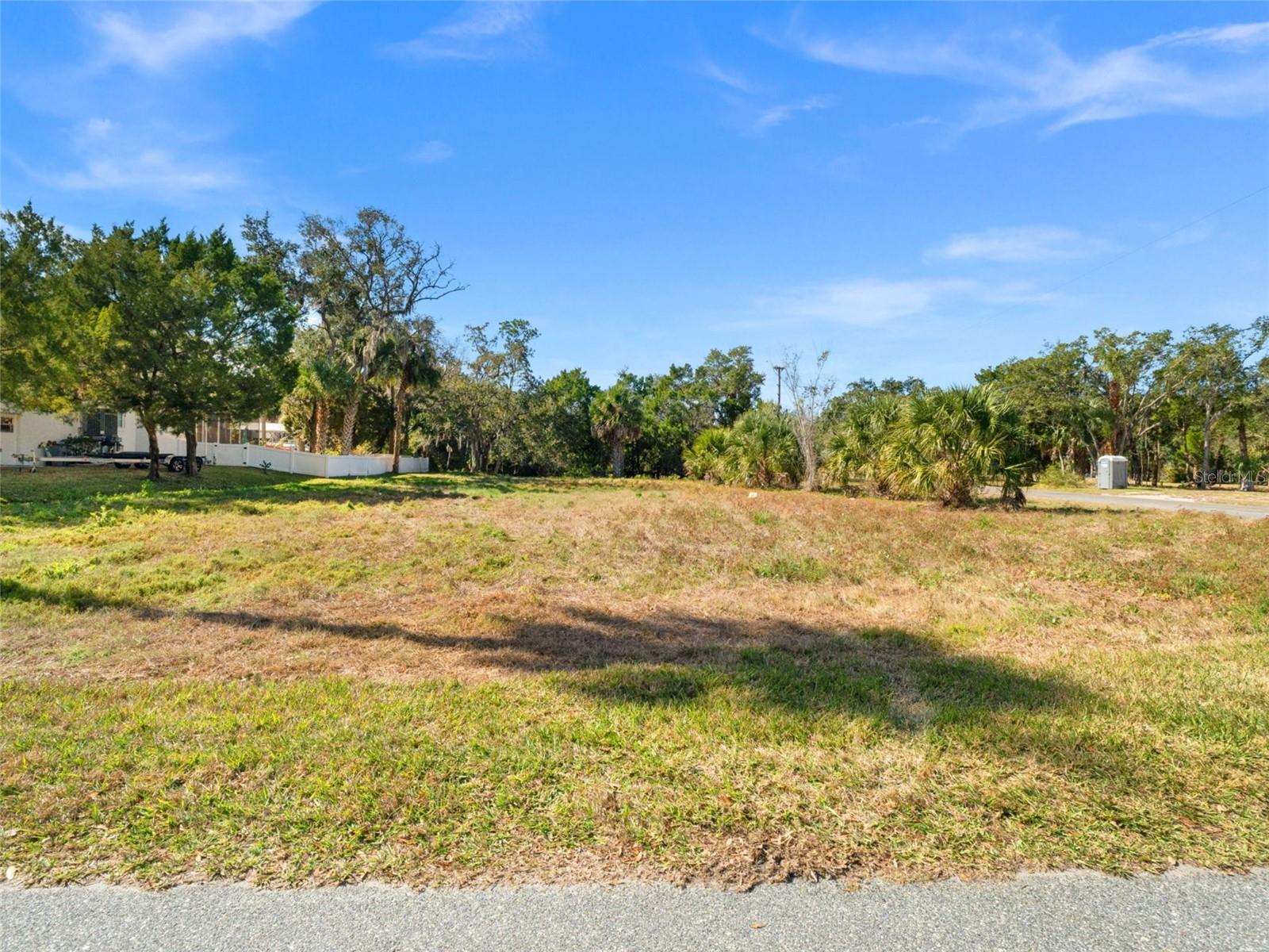 2262 N WATERSEDGE DR