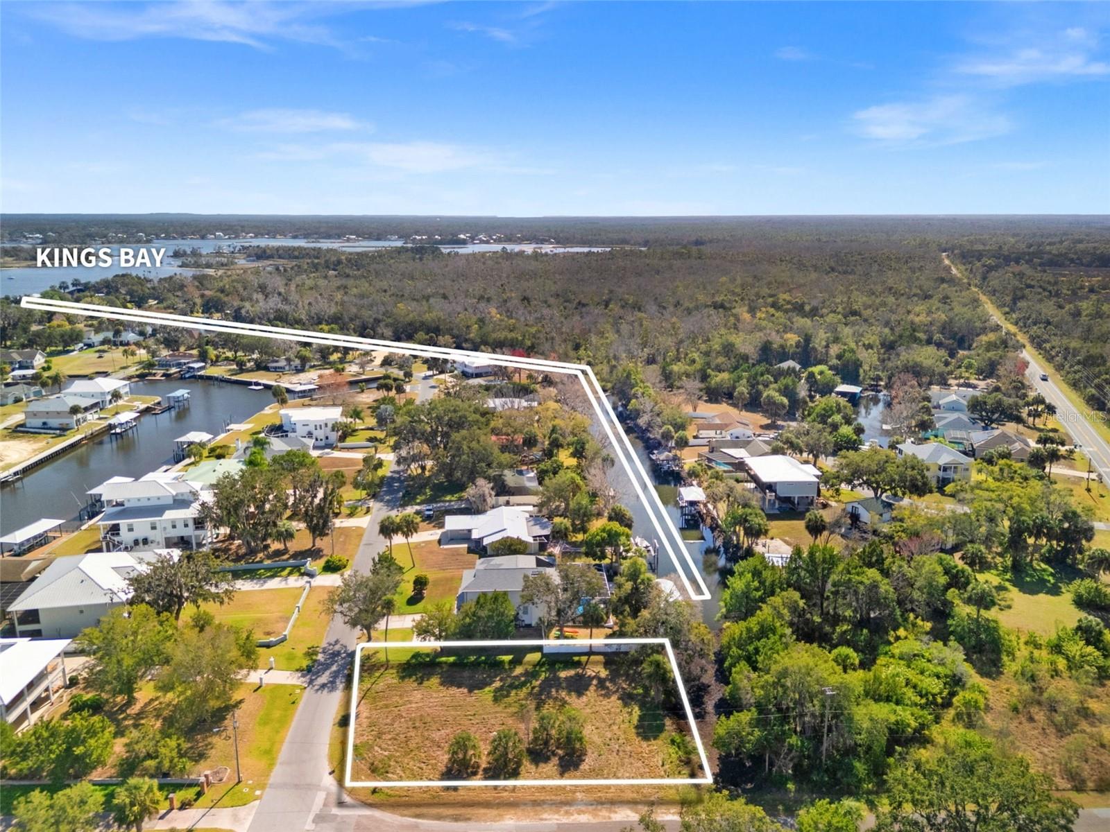 2262 N WATERSEDGE DR