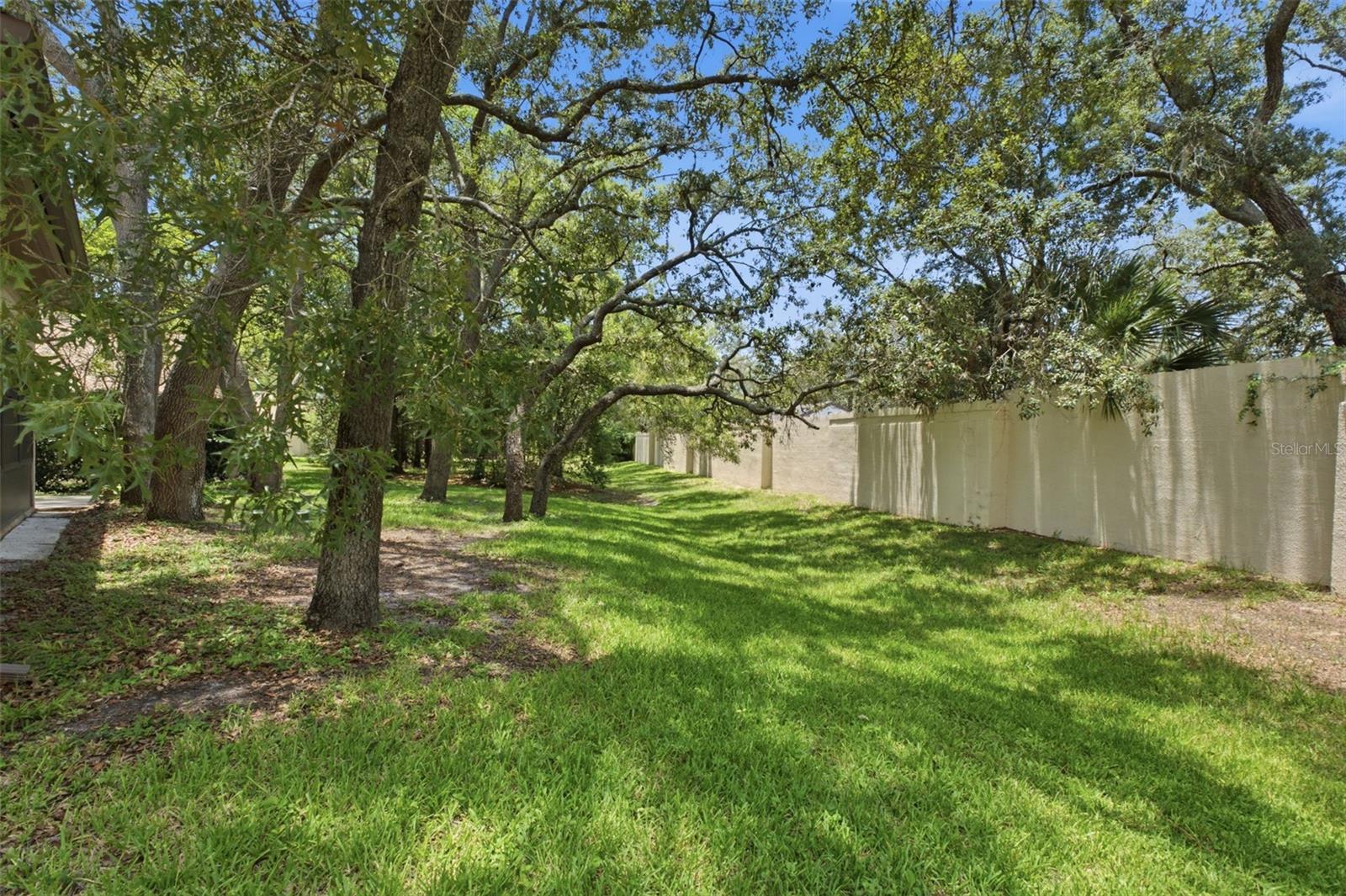 6695 PIN OAK CT
