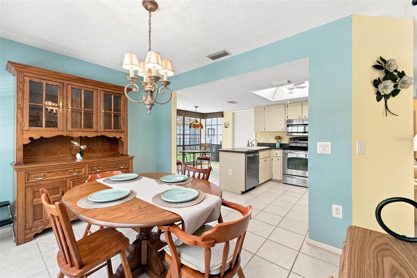 6695 PIN OAK CT