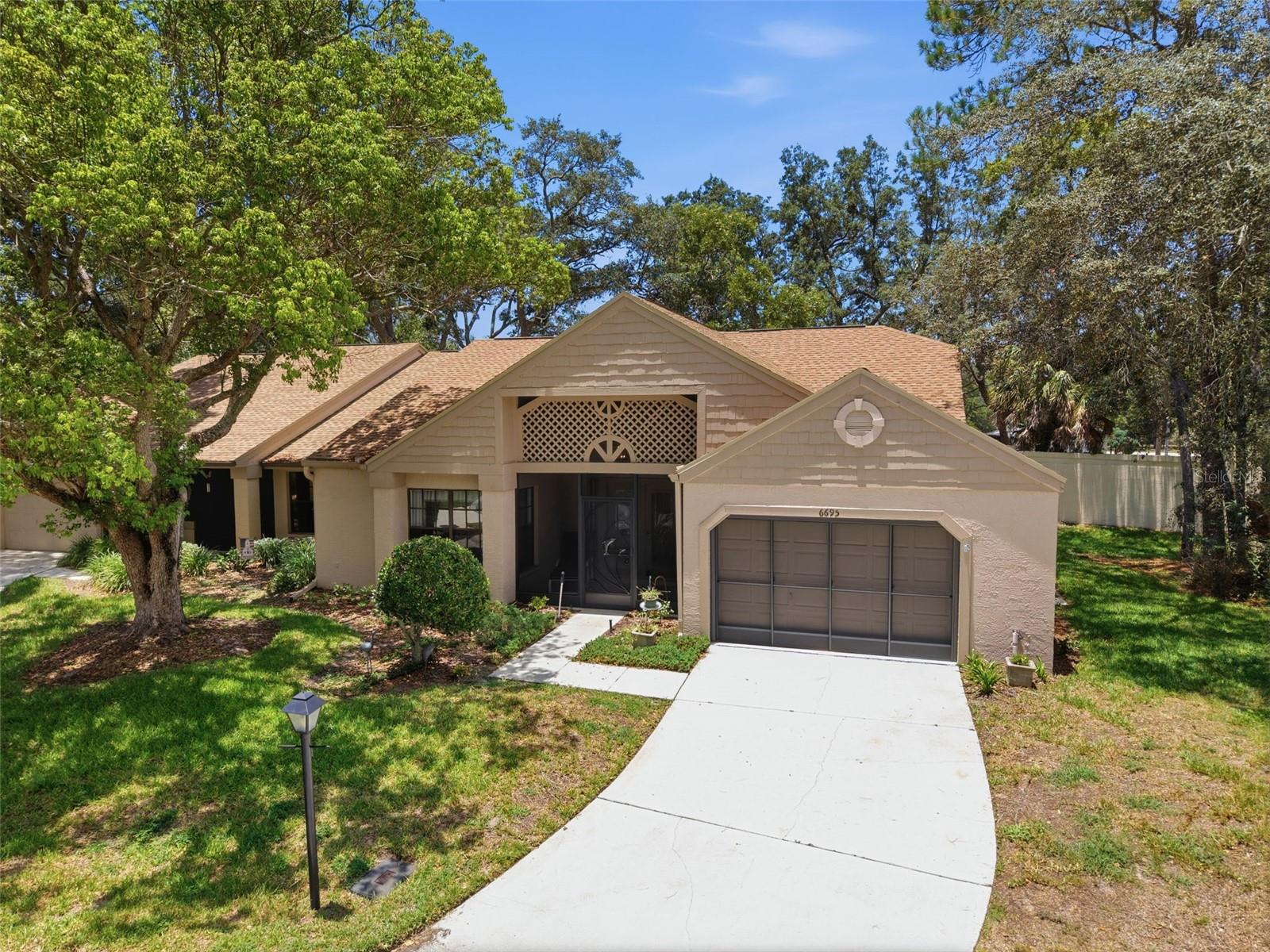 6695 PIN OAK CT