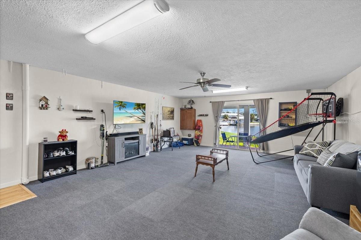 4514 NEPTUNE DR