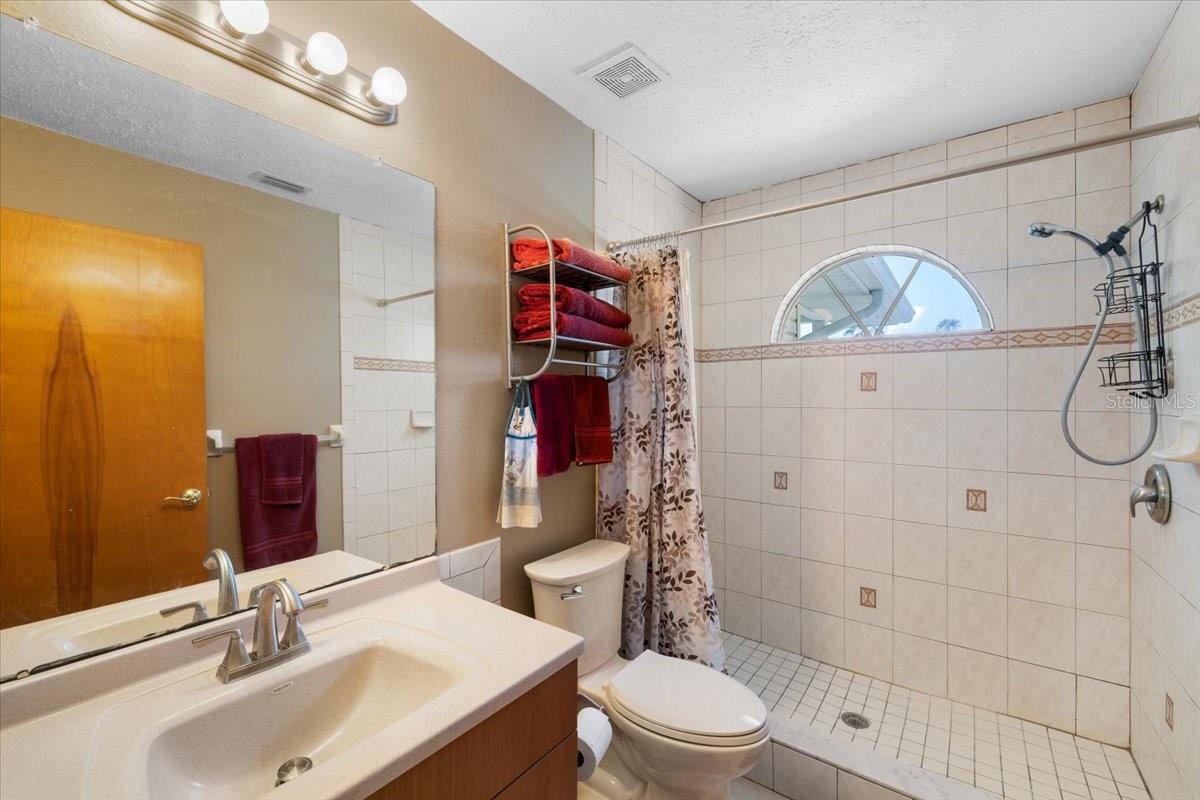 4514 NEPTUNE DR