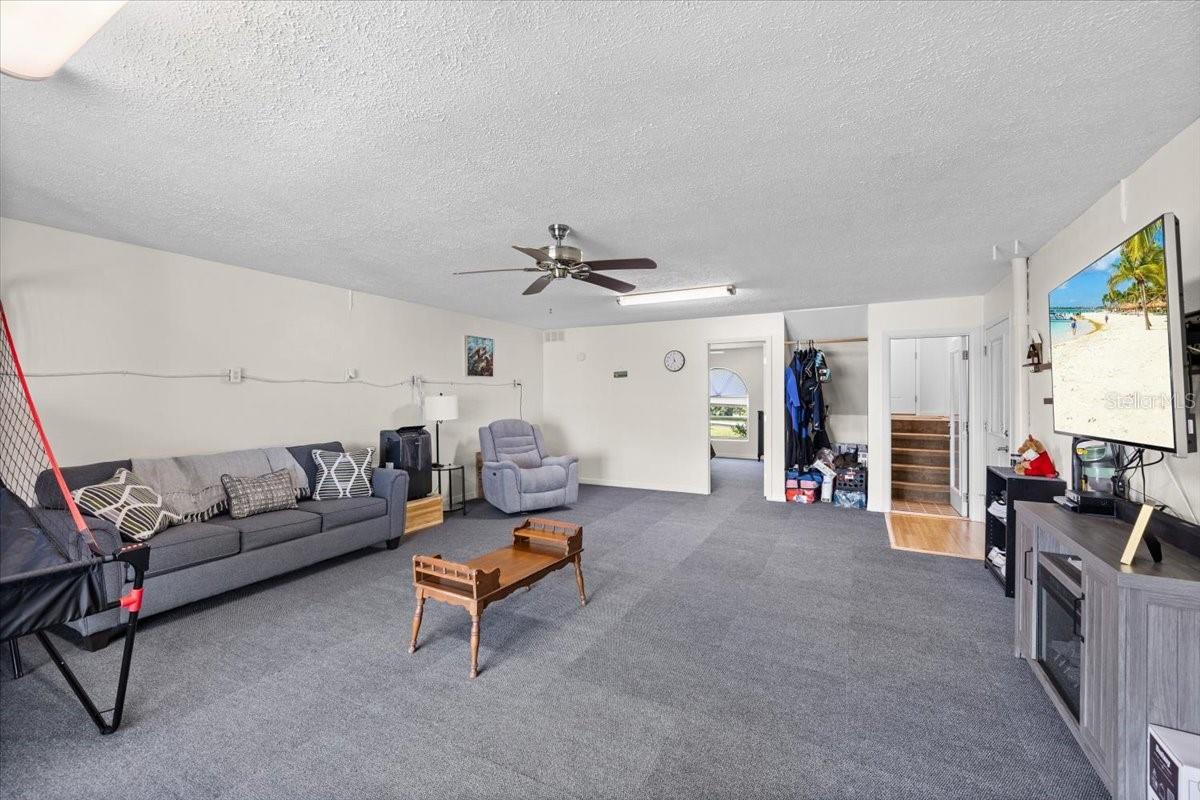 4514 NEPTUNE DR