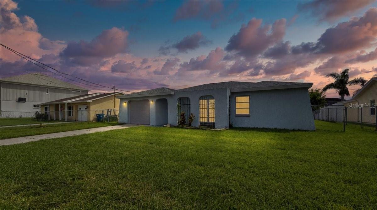 4284 COLUMBUS DR