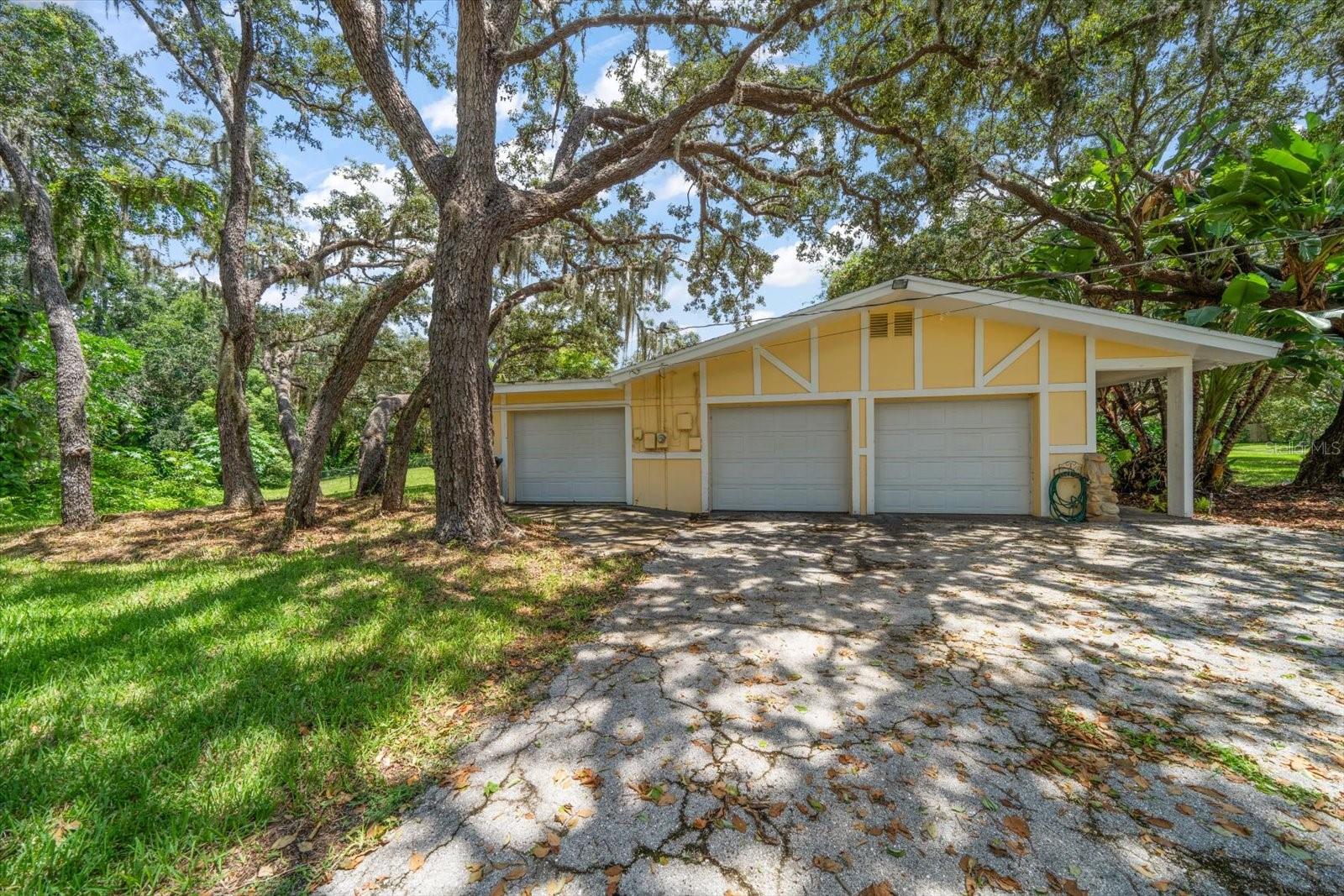 1861 SADDLE HILL RD S