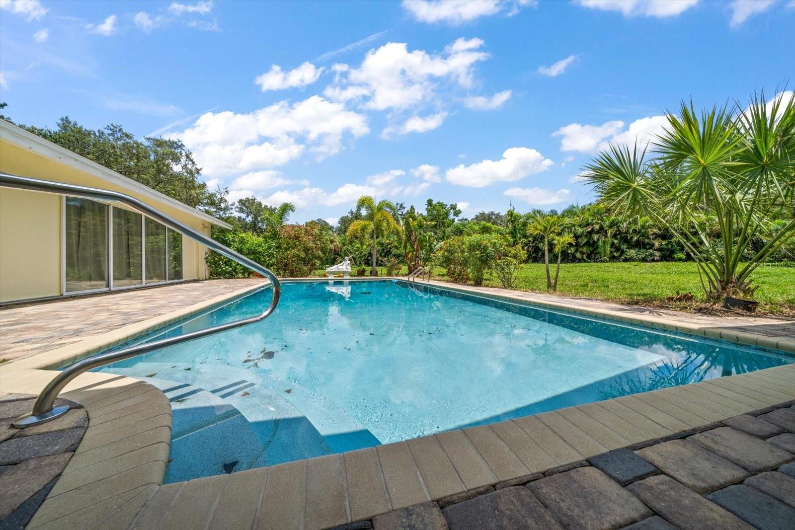 1861 SADDLE HILL RD S