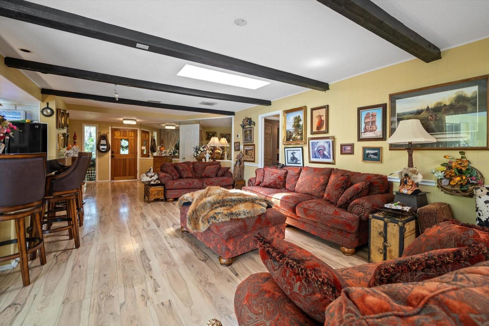 1861 SADDLE HILL RD S