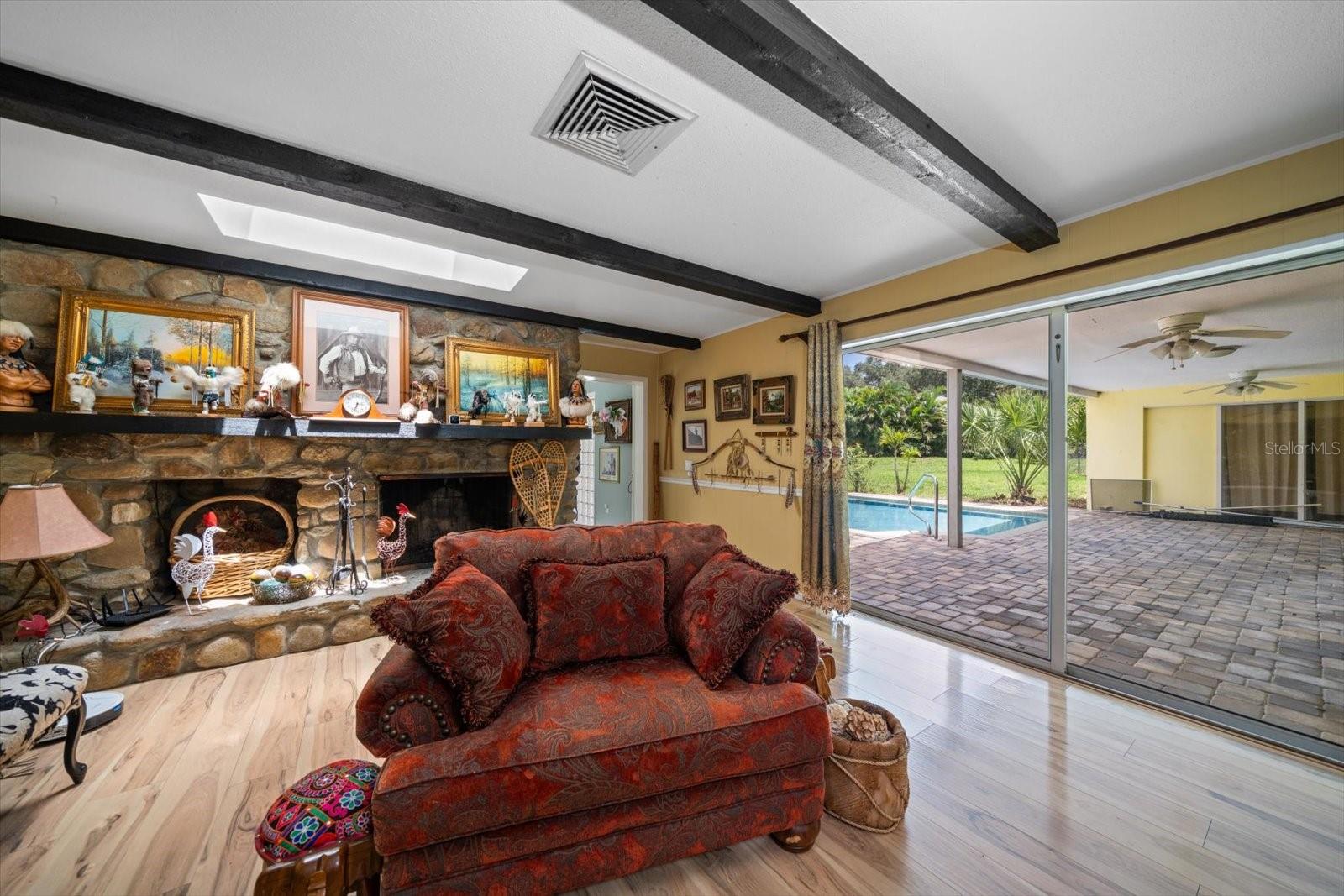 1861 SADDLE HILL RD S