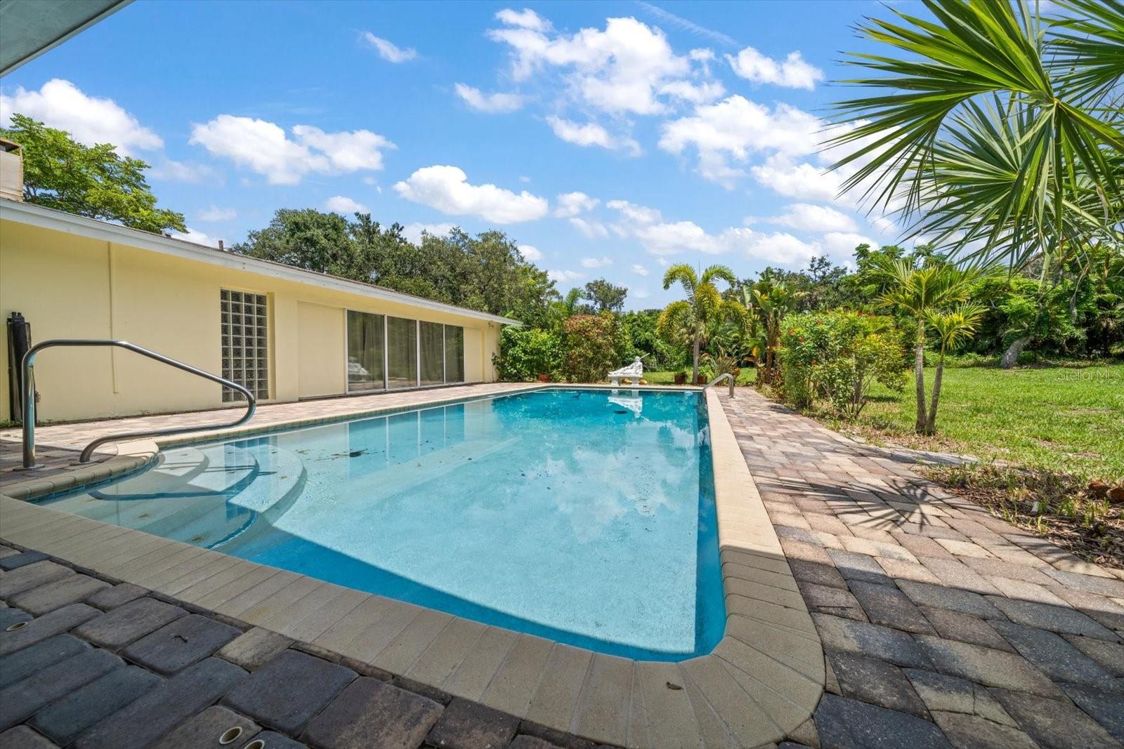 1861 SADDLE HILL RD S