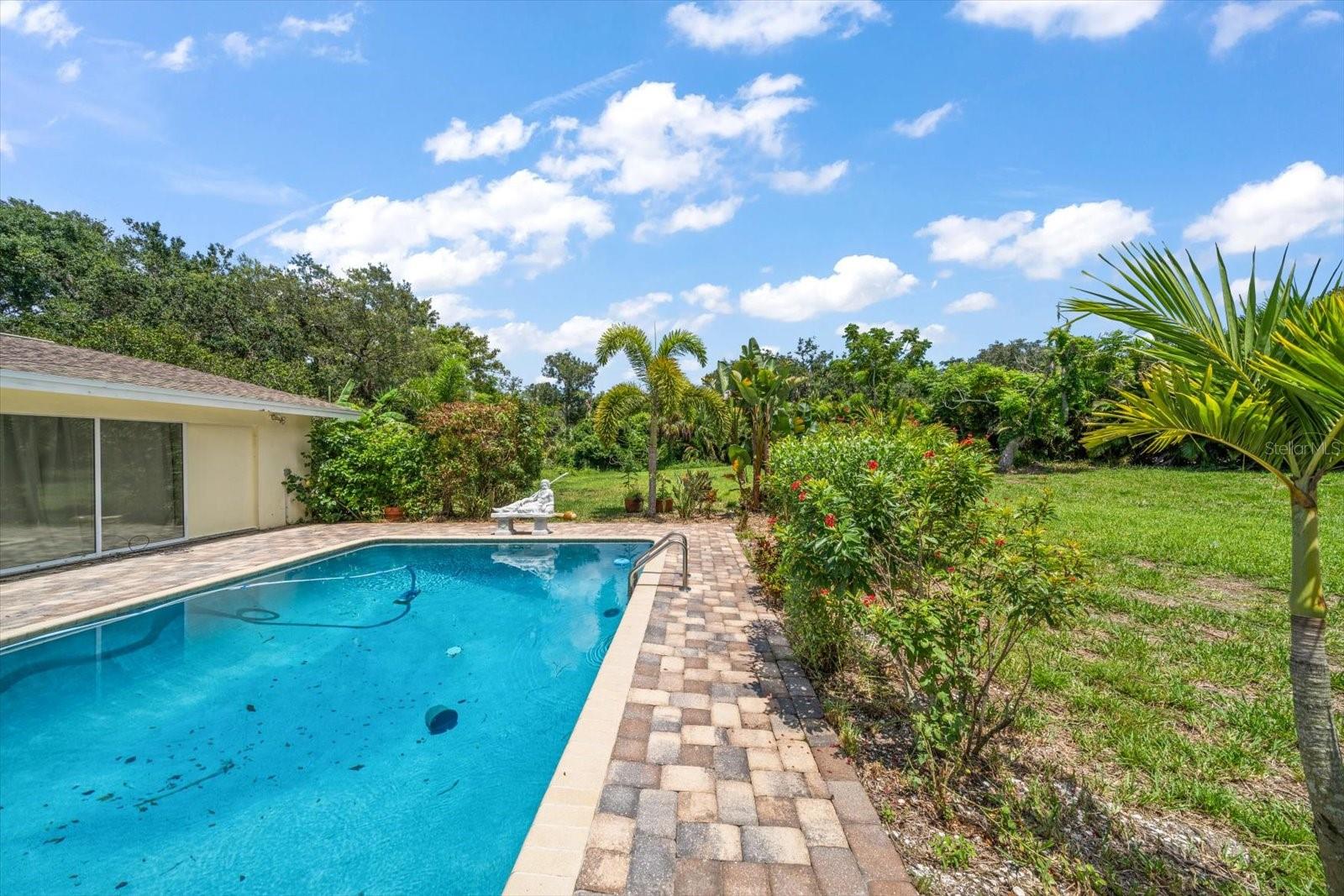 1861 SADDLE HILL RD S