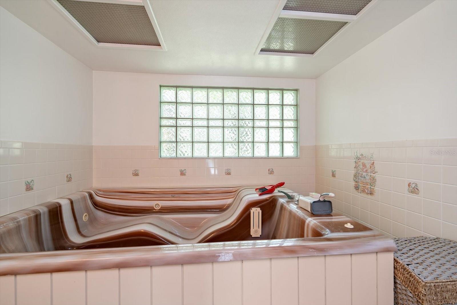 1861 SADDLE HILL RD S