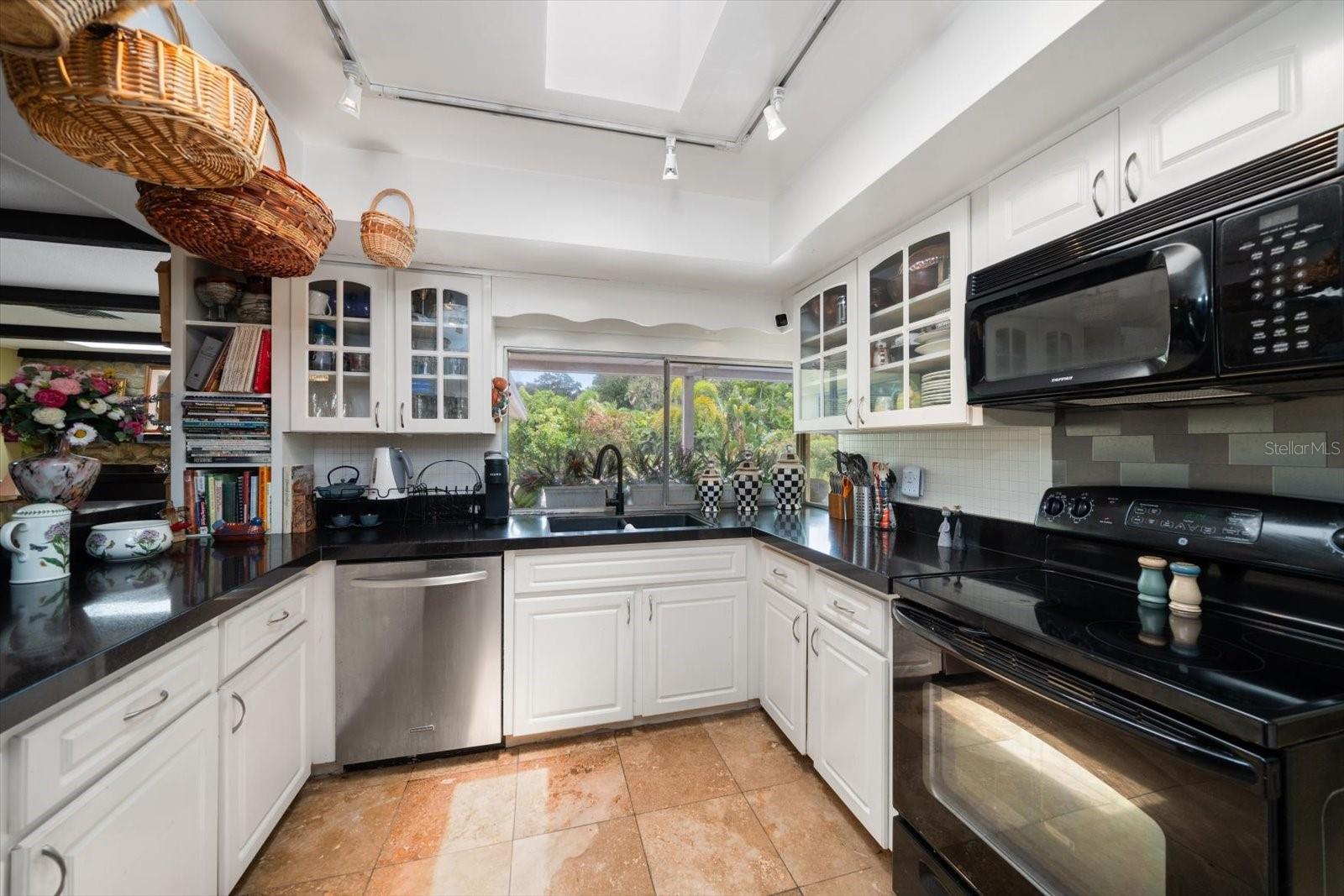 1861 SADDLE HILL RD S