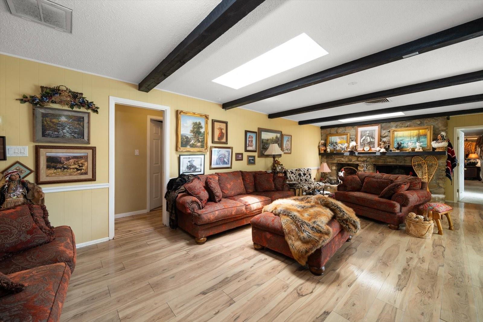 1861 SADDLE HILL RD S