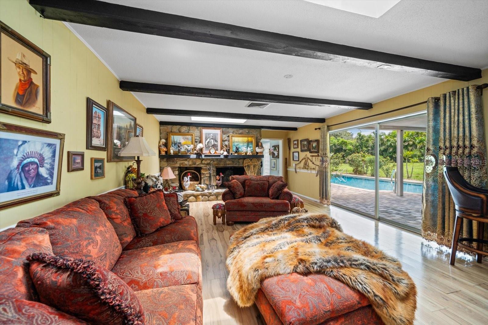 1861 SADDLE HILL RD S