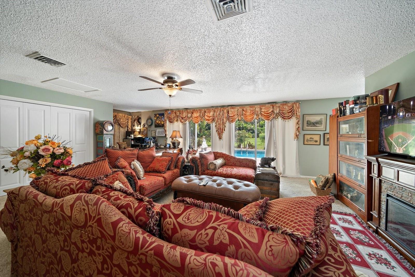 1861 SADDLE HILL RD S