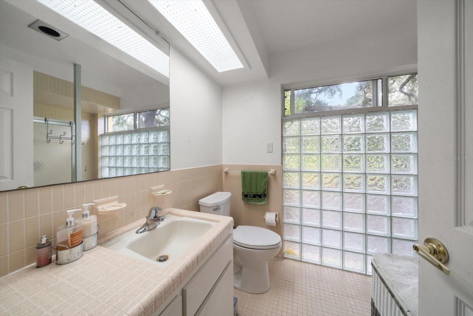 1861 SADDLE HILL RD S