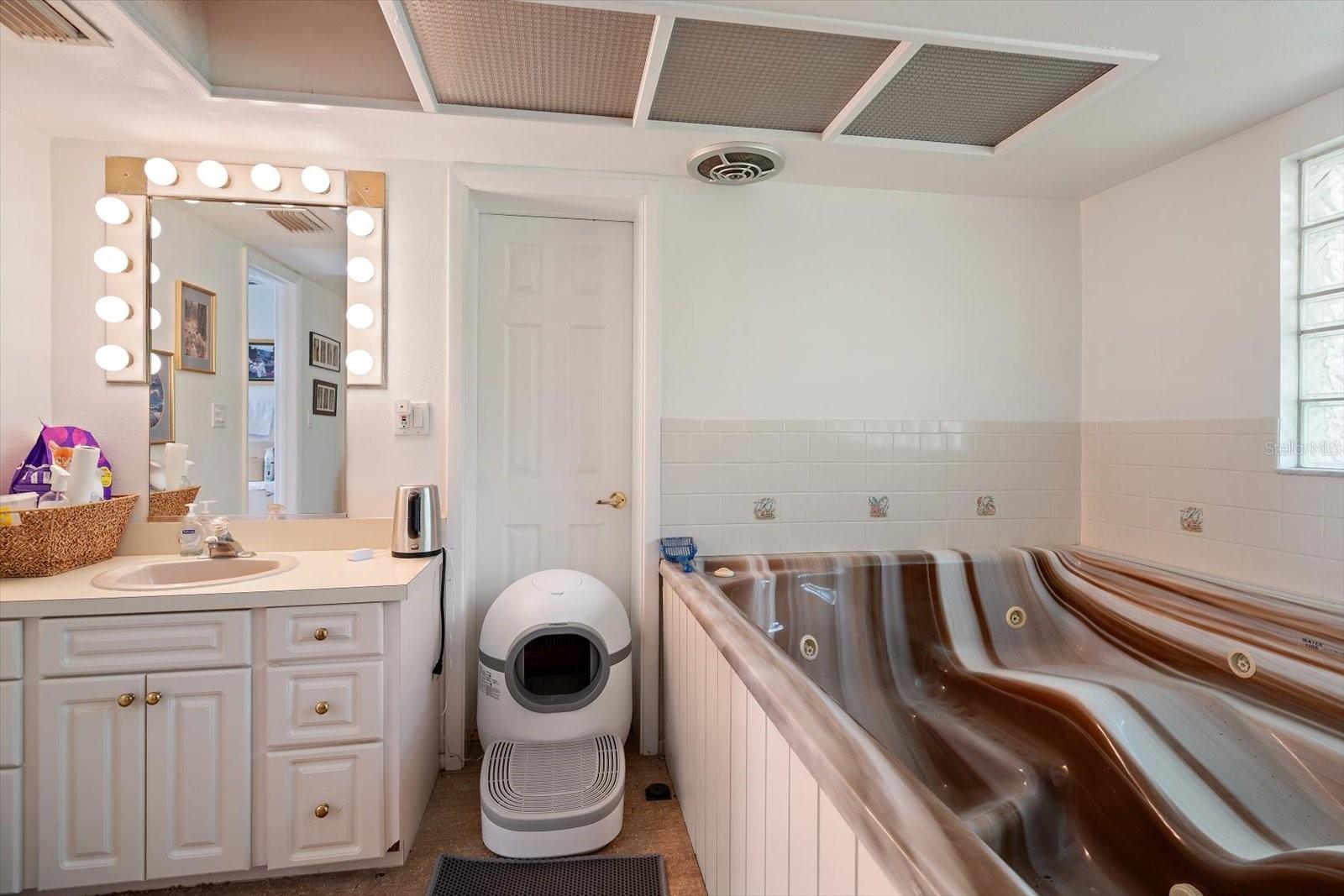 1861 SADDLE HILL RD S