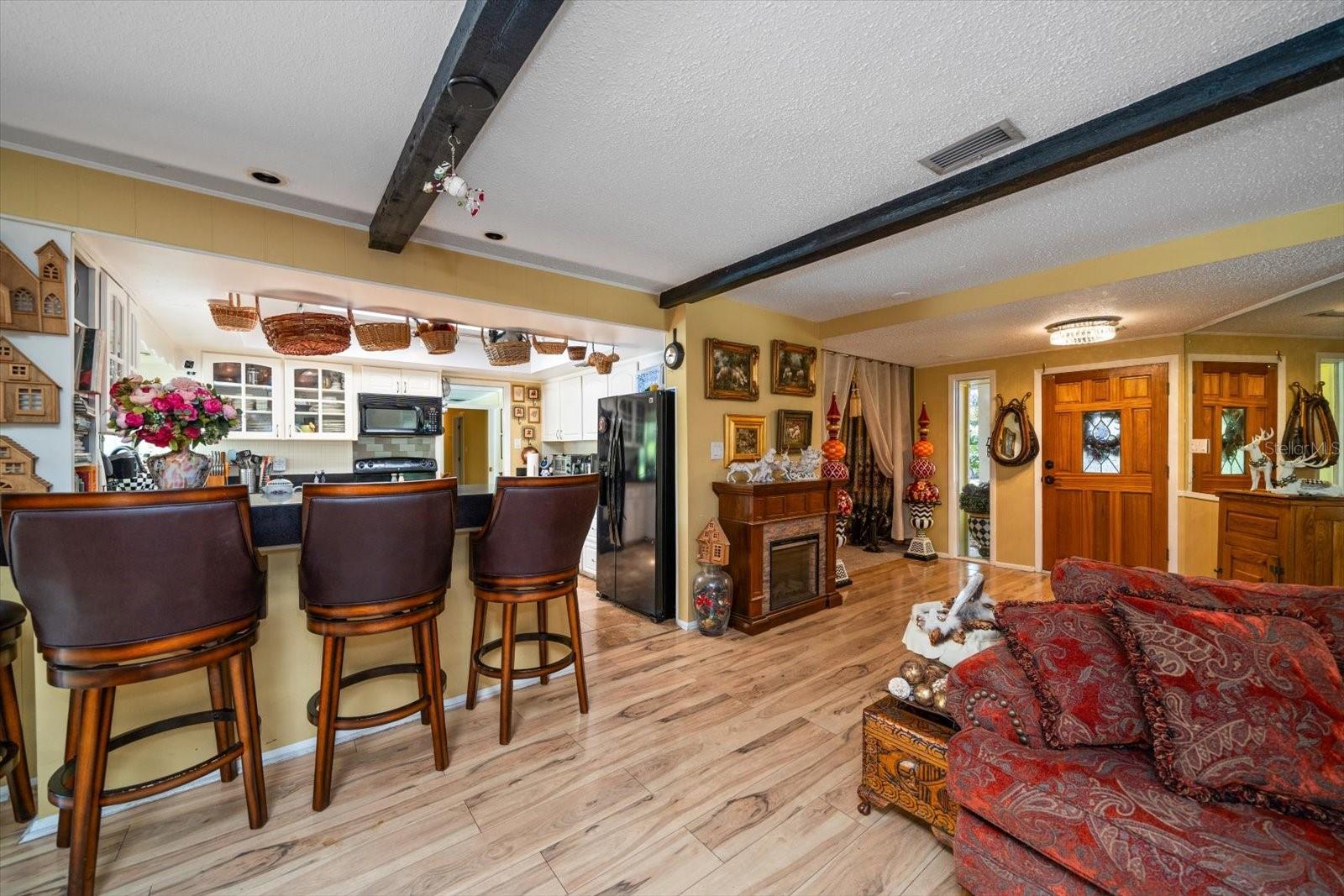 1861 SADDLE HILL RD S