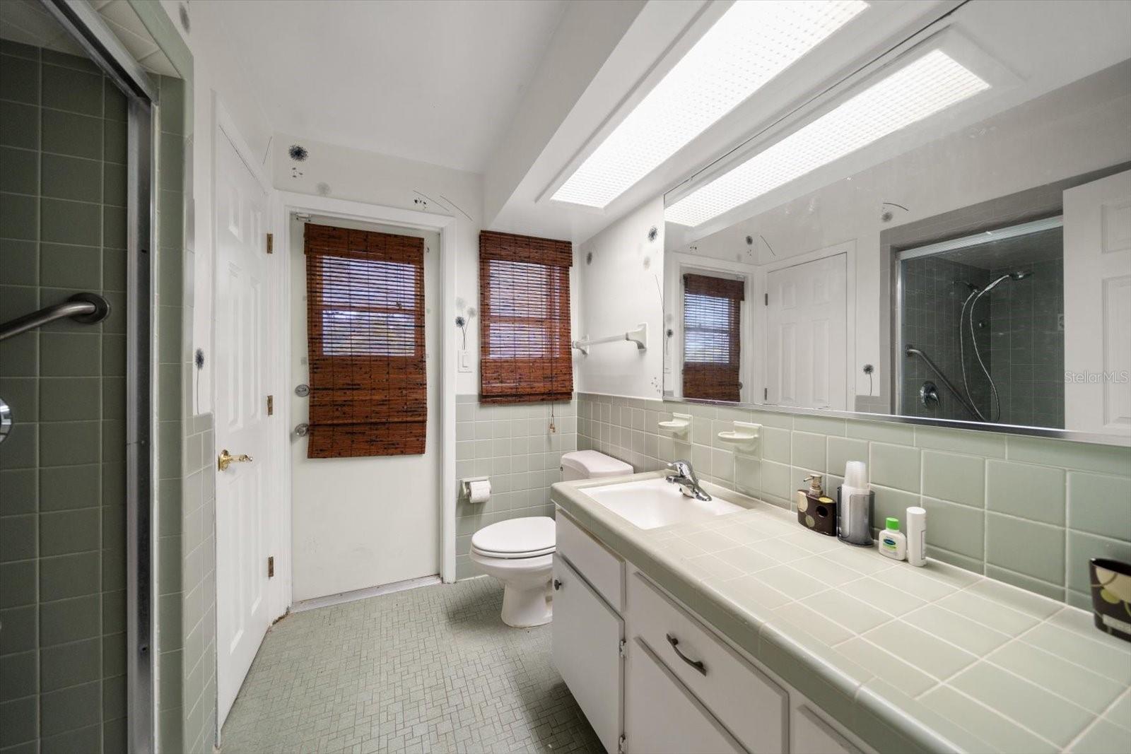 1861 SADDLE HILL RD S