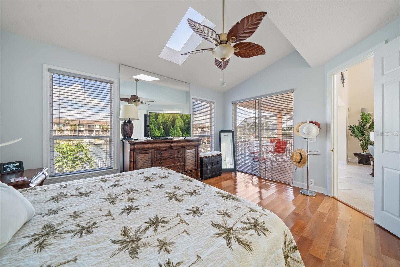 170 SAND KEY ESTATES DR