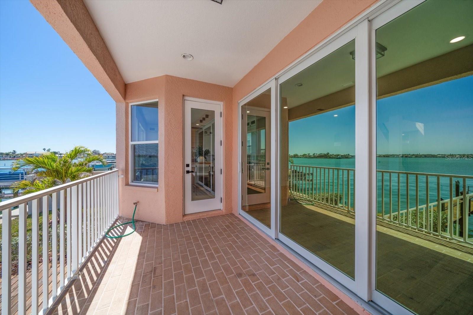 230 SAND KEY ESTATES DR