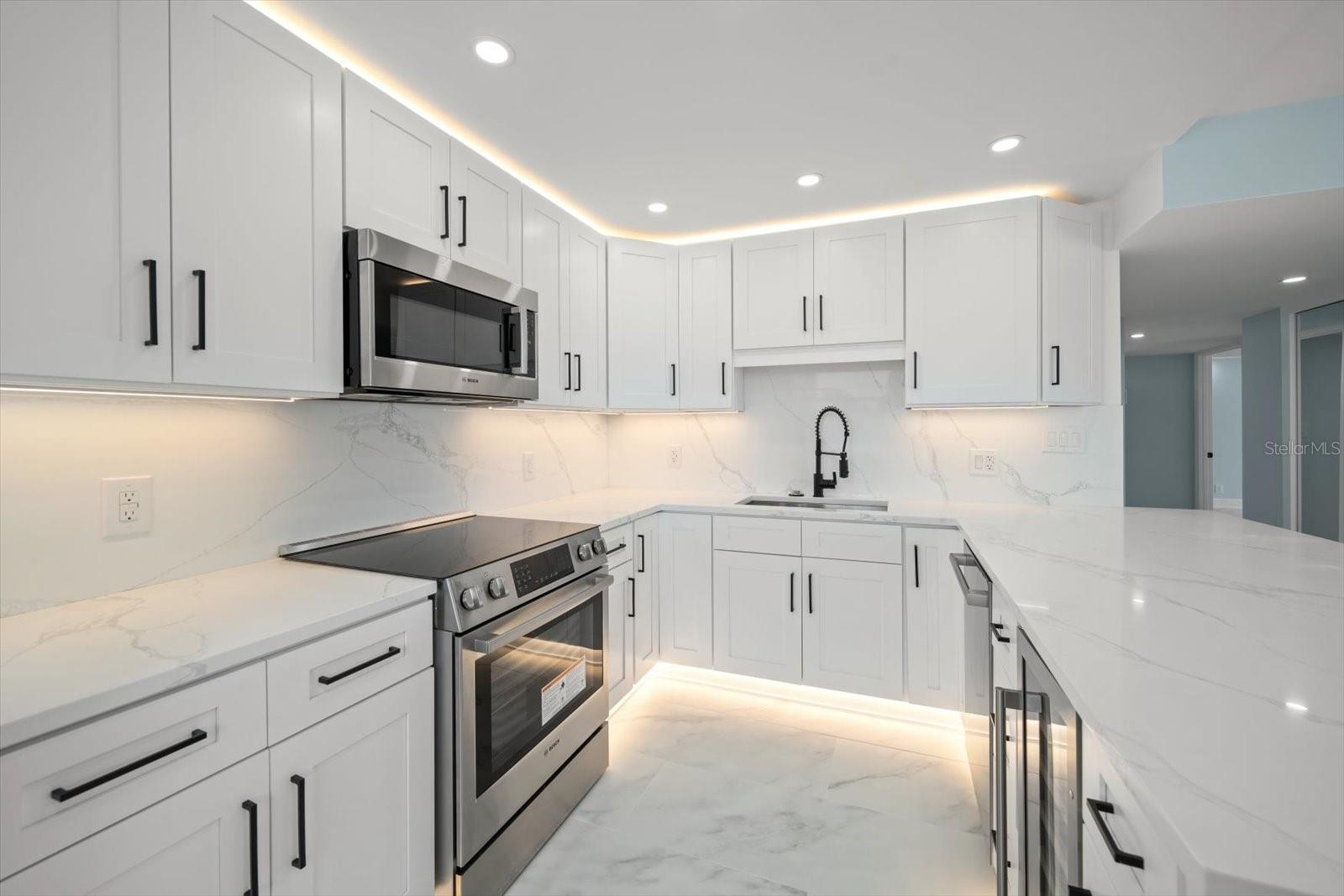 1400 GULF BLVD #804