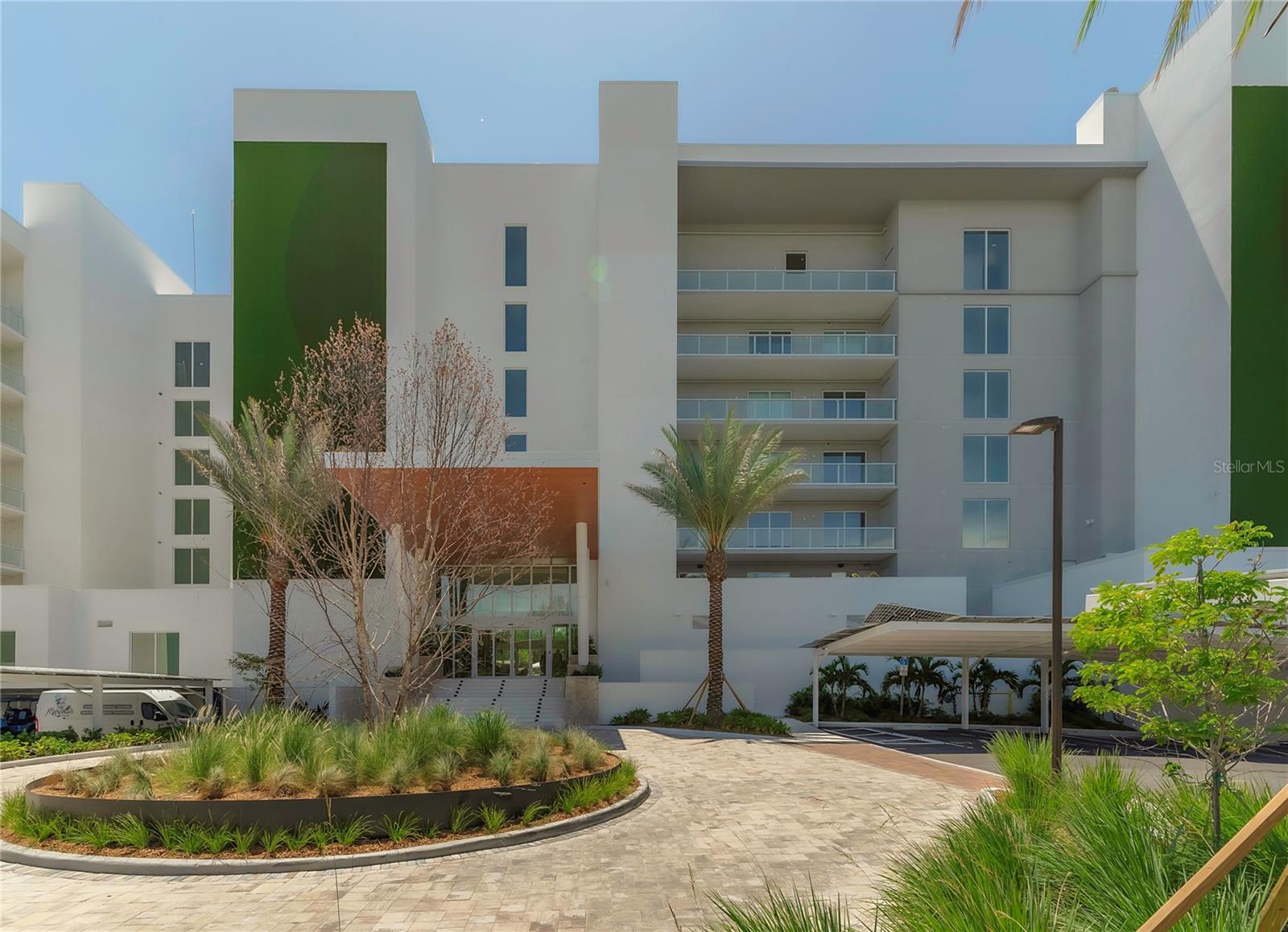 1020 SUNSET POINT RD #302