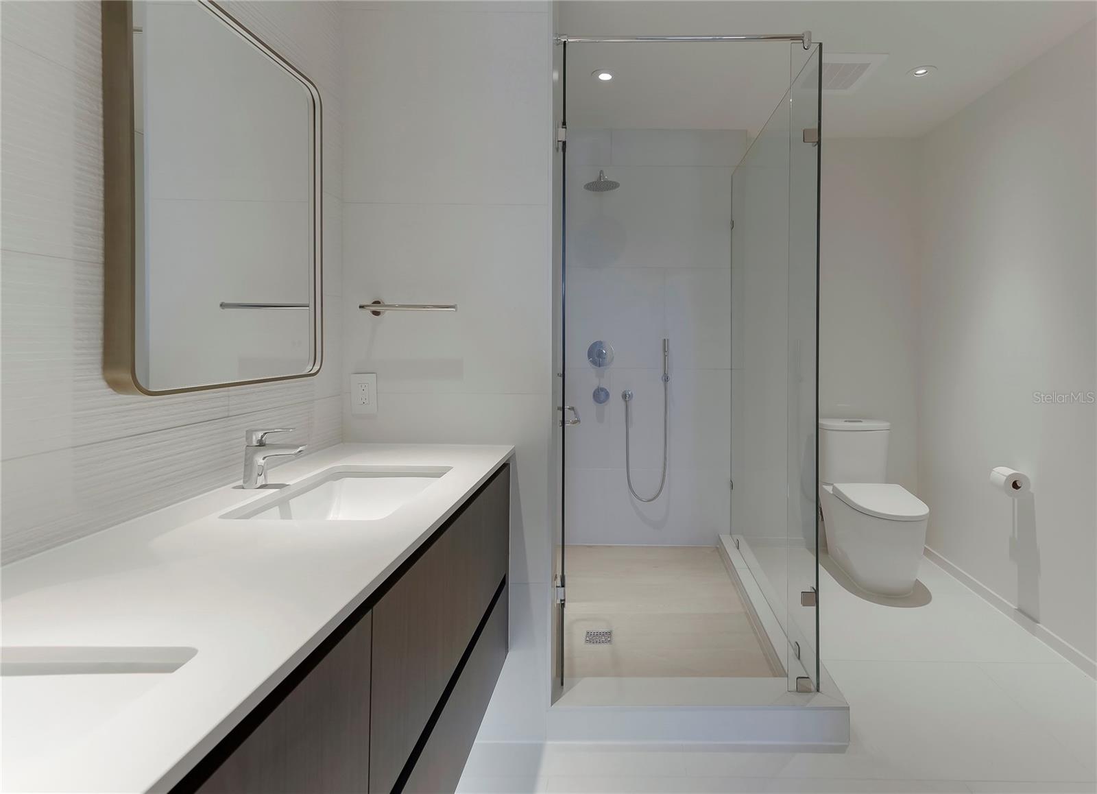 1020 SUNSET POINT RD #302