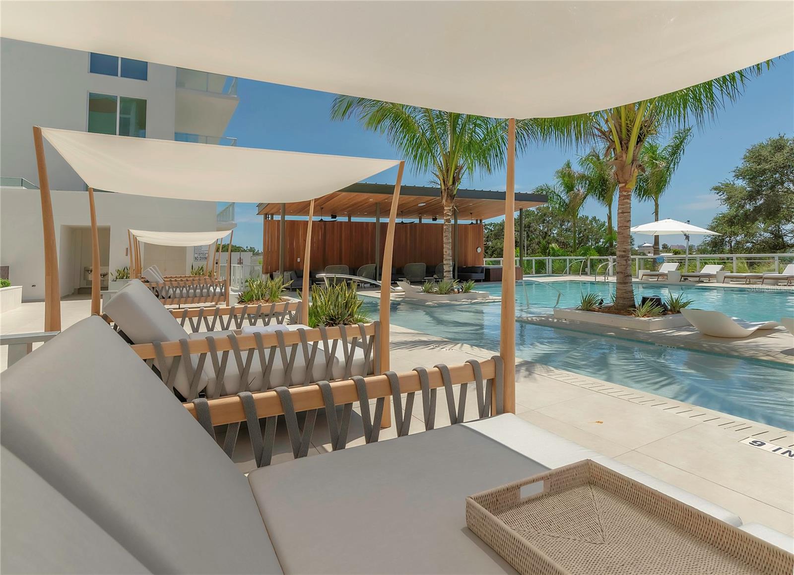 1020 SUNSET POINT RD #302