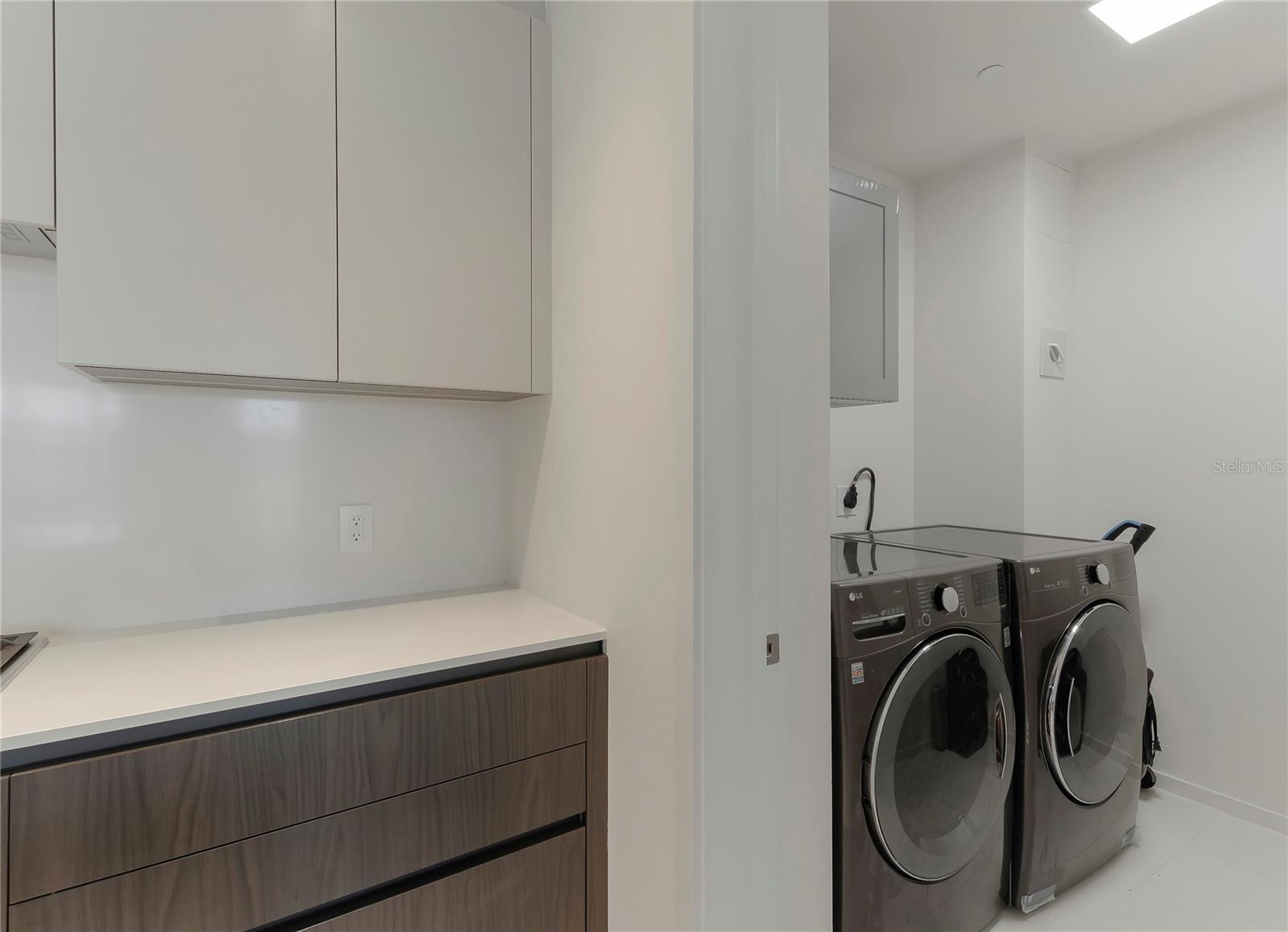 1020 SUNSET POINT RD #302