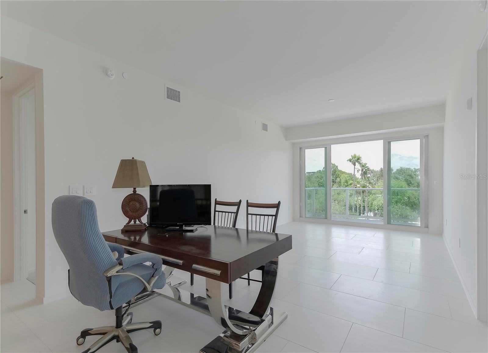 1020 SUNSET POINT RD #302