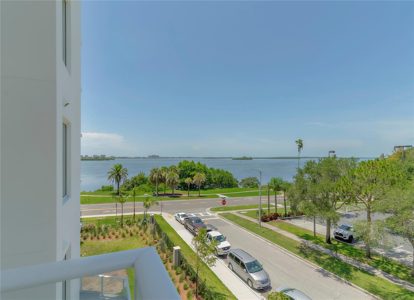 1020 SUNSET POINT RD #302