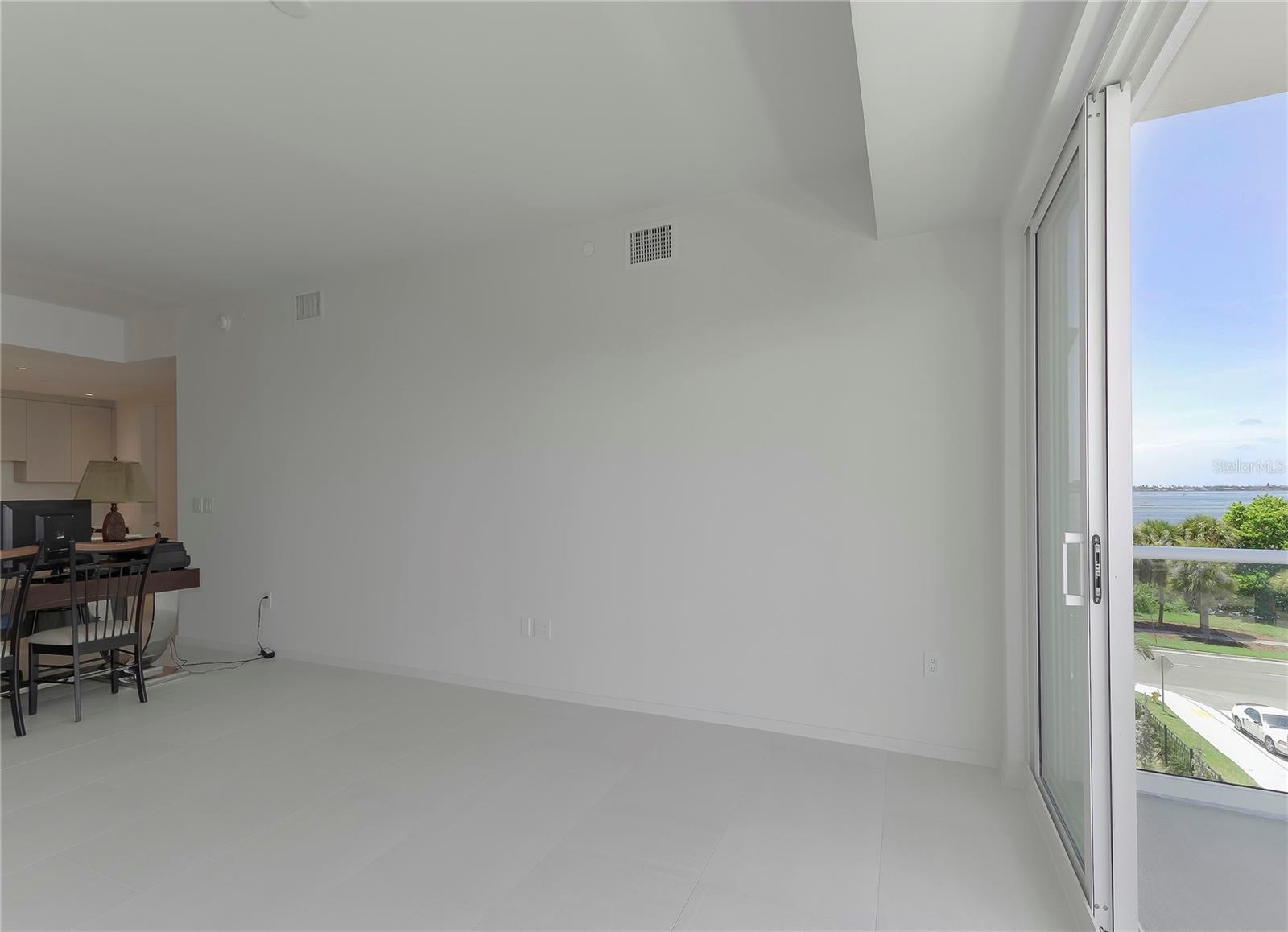 1020 SUNSET POINT RD #302