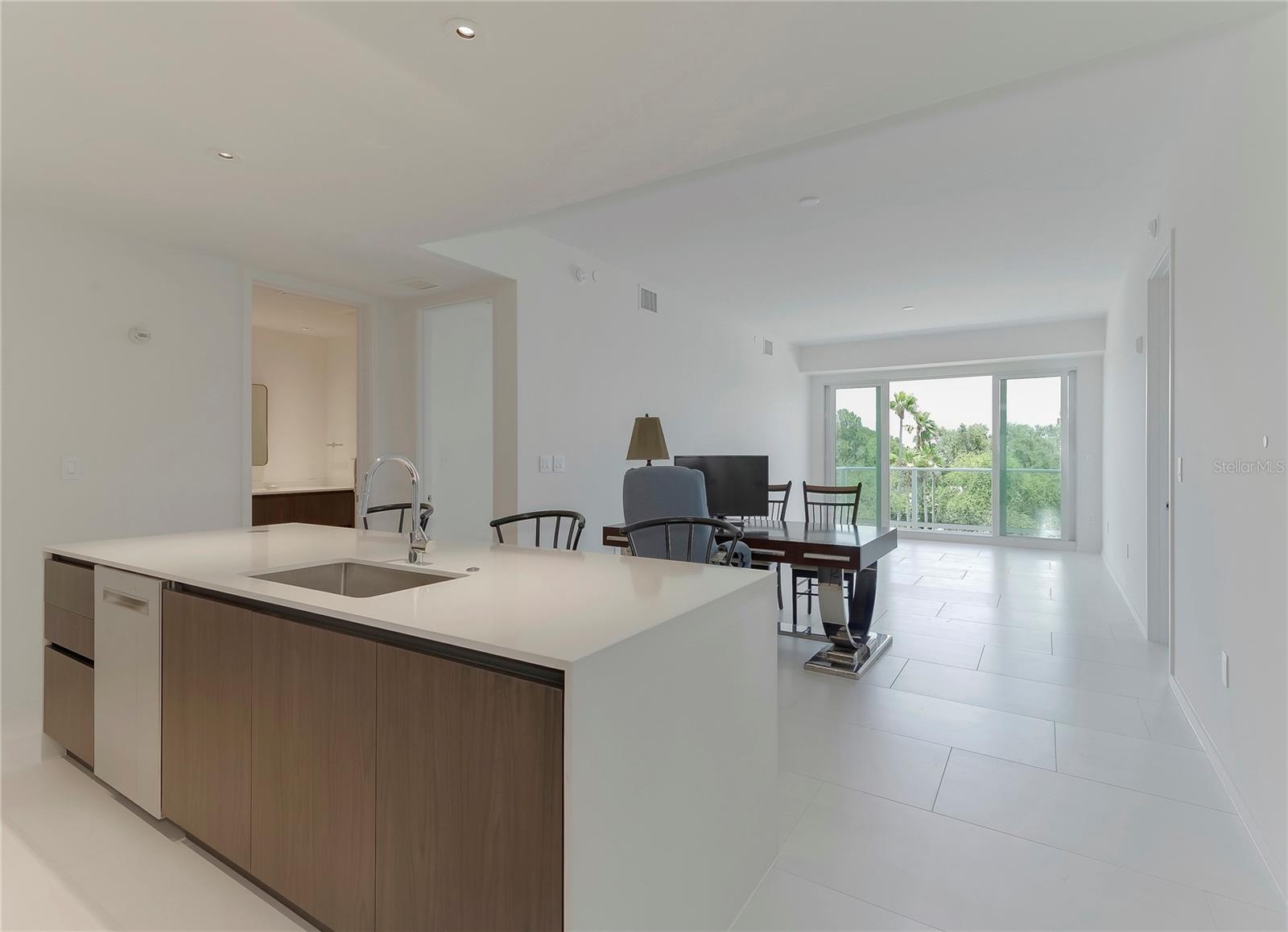 1020 SUNSET POINT RD #302