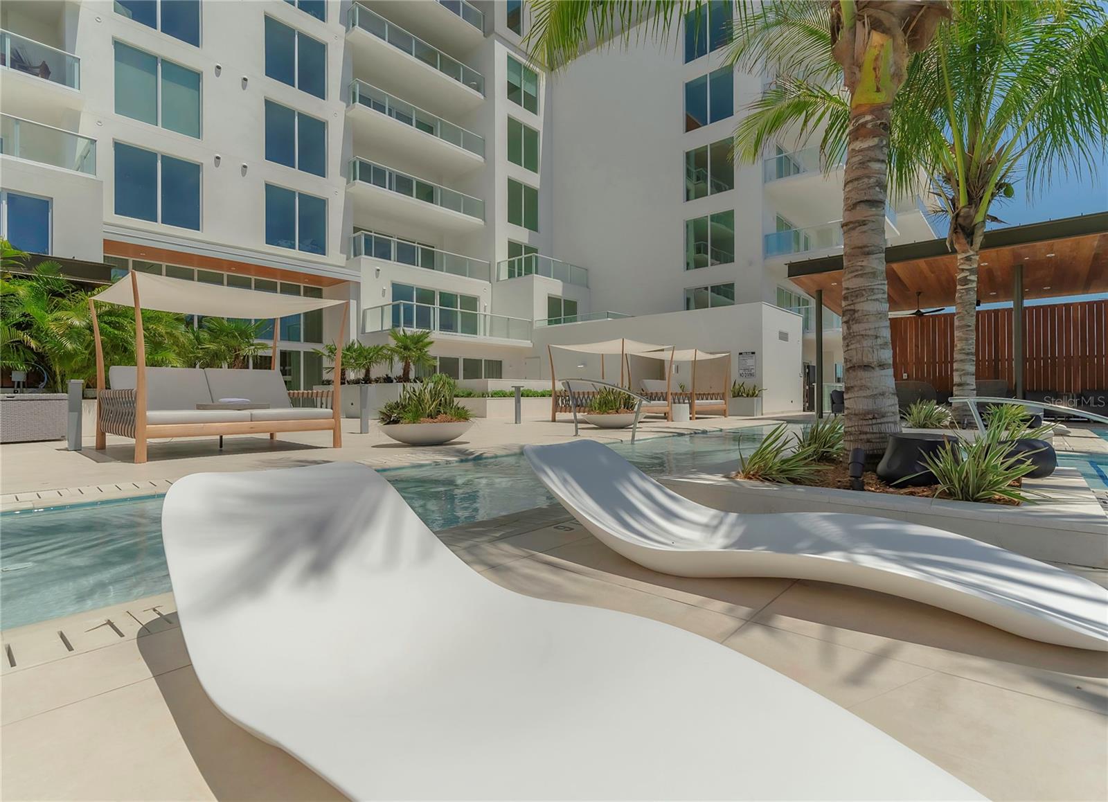 1020 SUNSET POINT RD #302