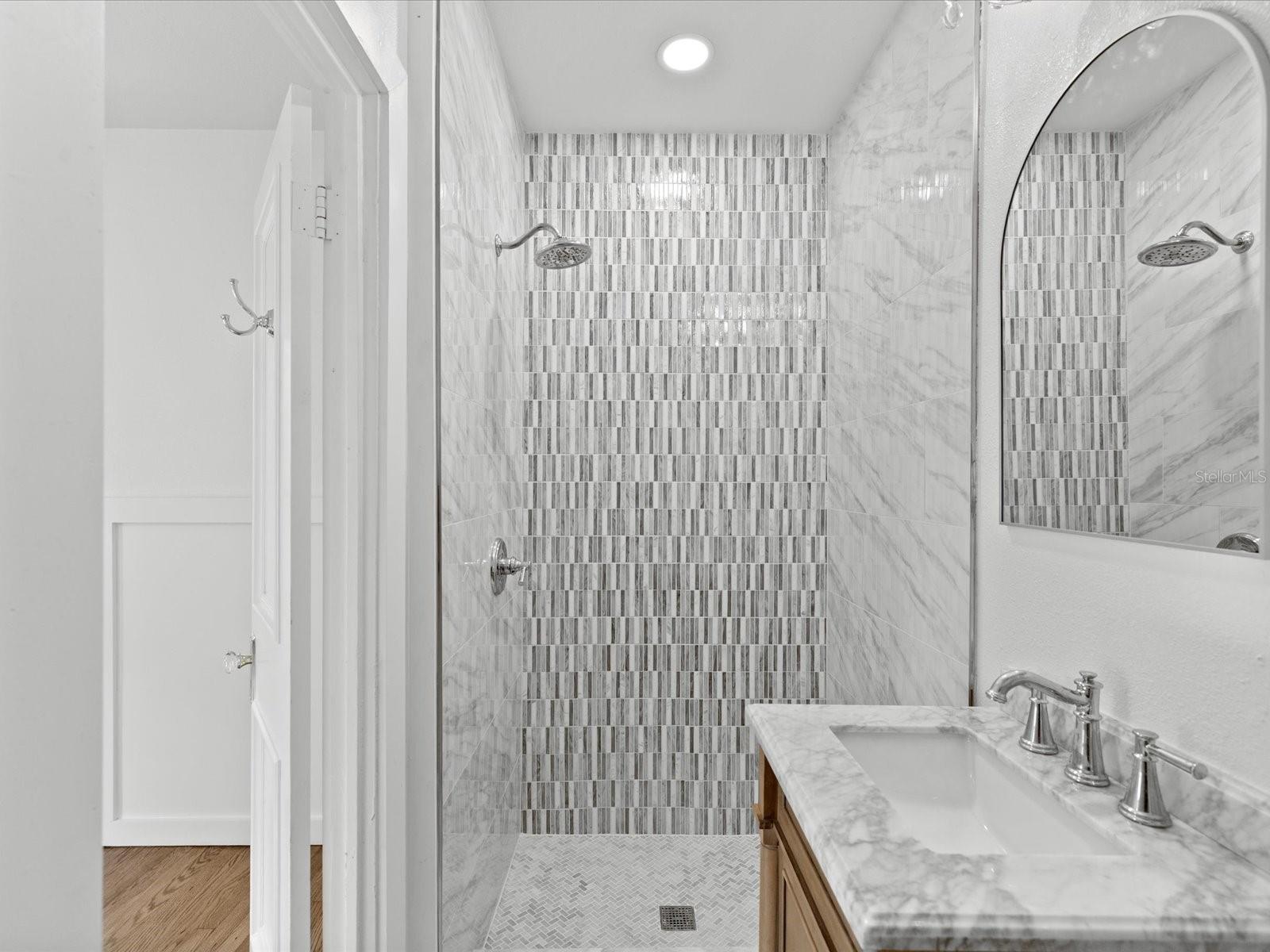 721 SNELL ISLE BLVD NE