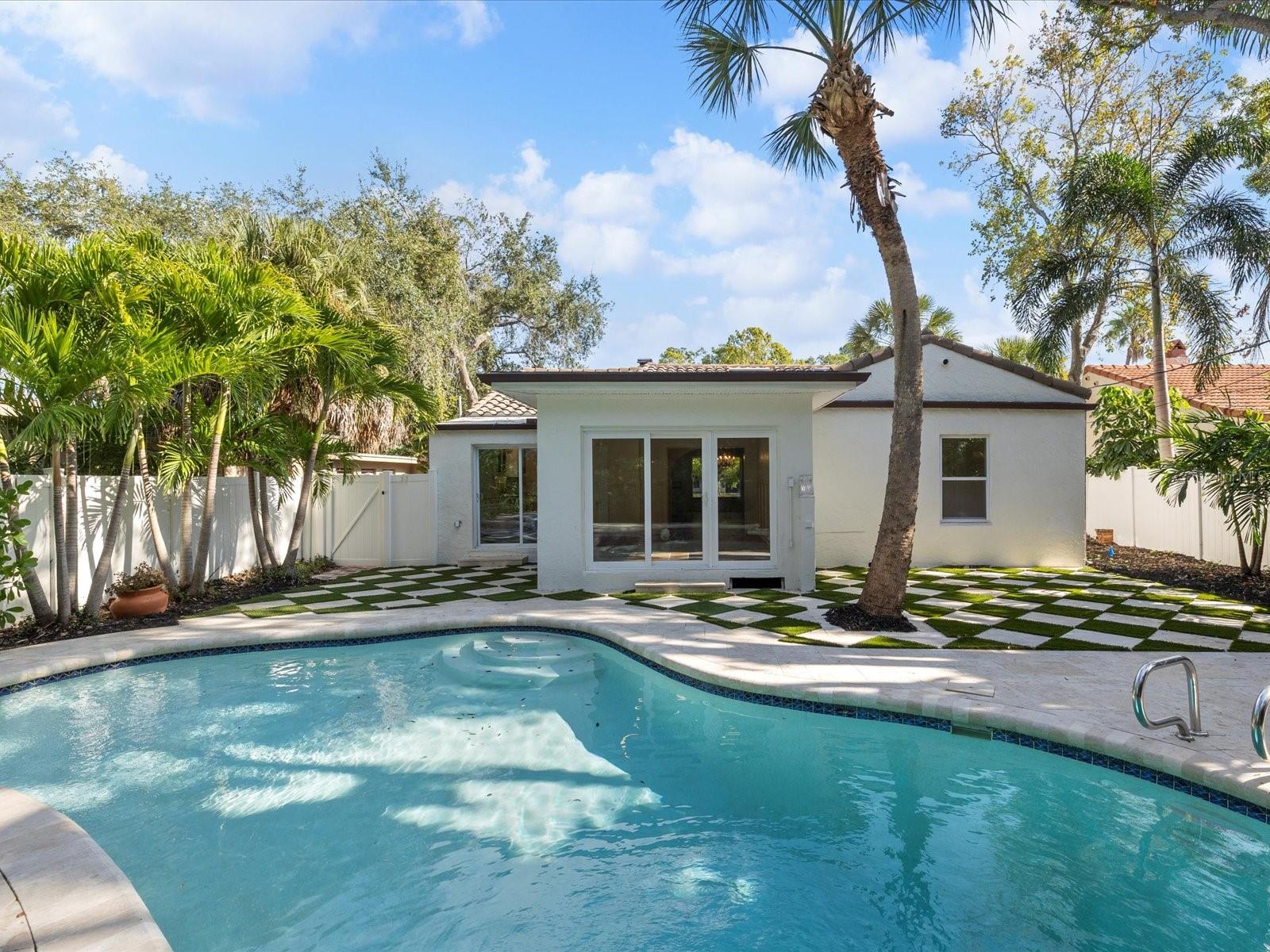 721 SNELL ISLE BLVD NE