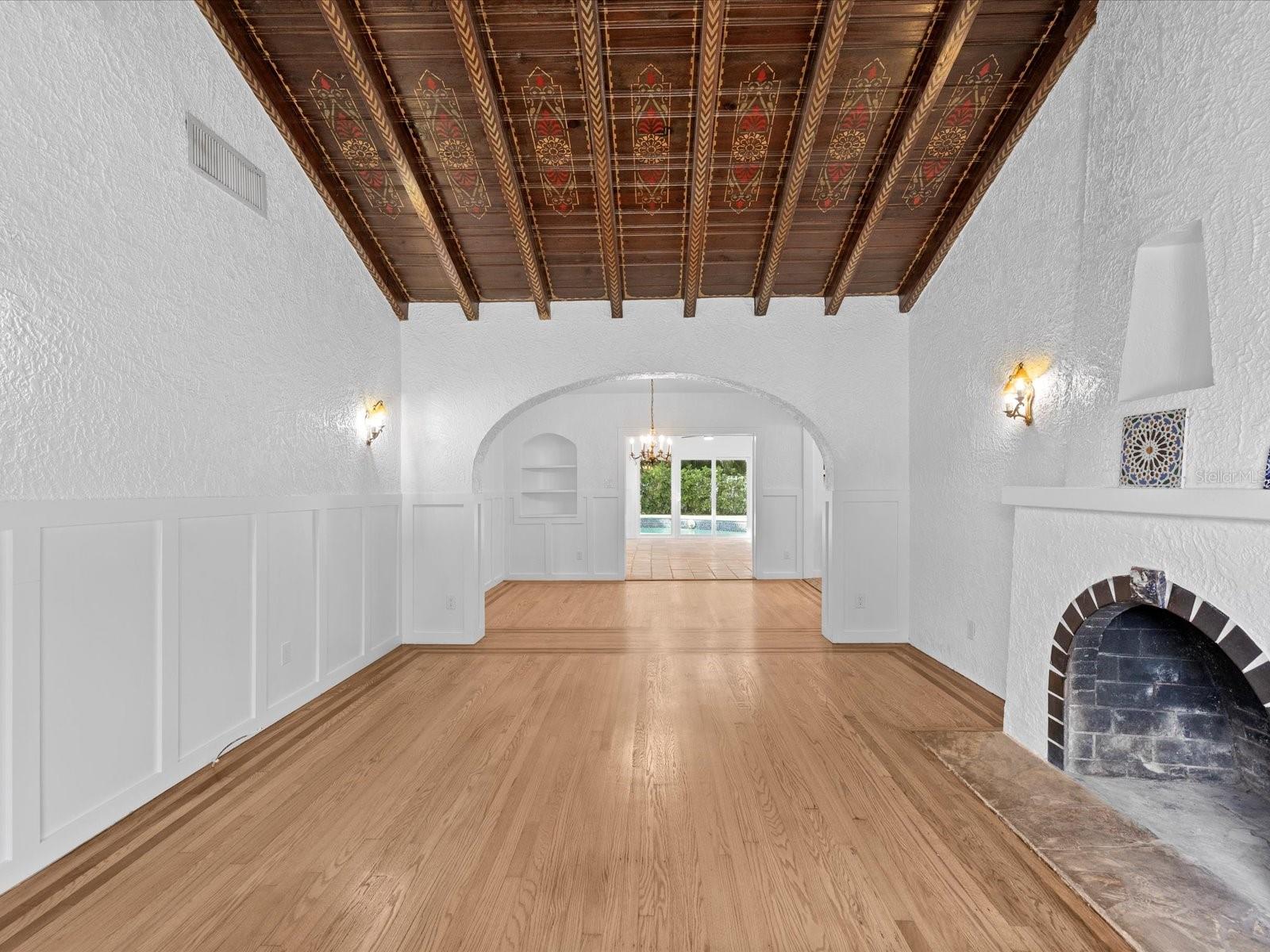 721 SNELL ISLE BLVD NE