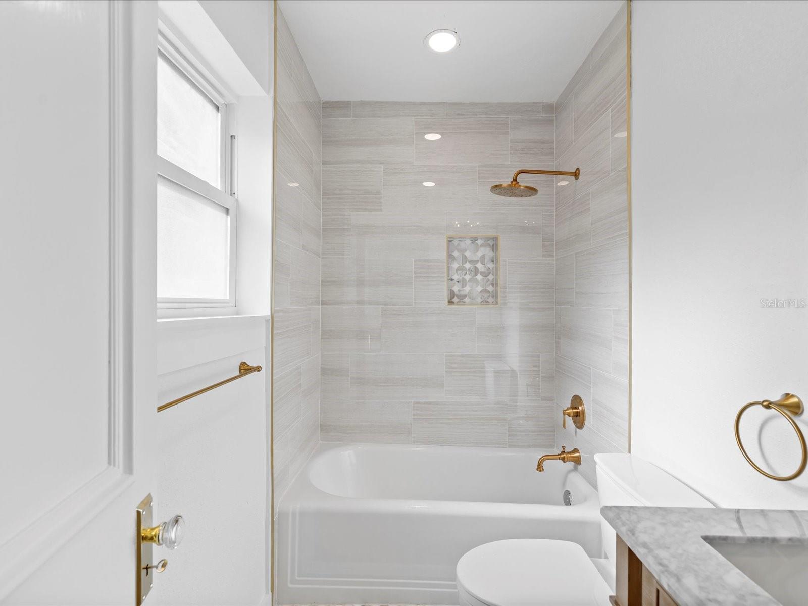 721 SNELL ISLE BLVD NE